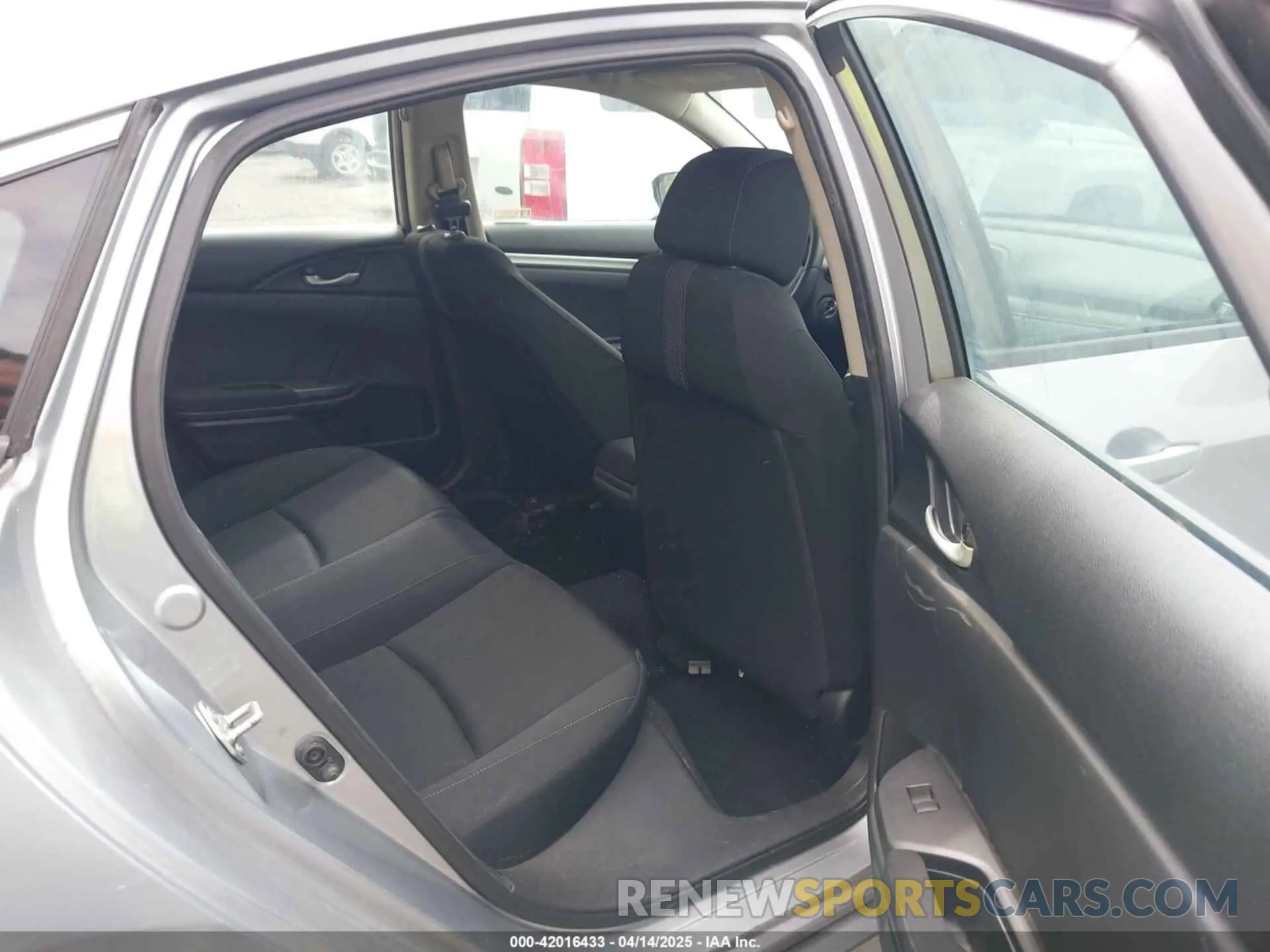 8 fotografías del automóvil dañado 2HGFC2F61KH570159 HONDA CIVIC 2019