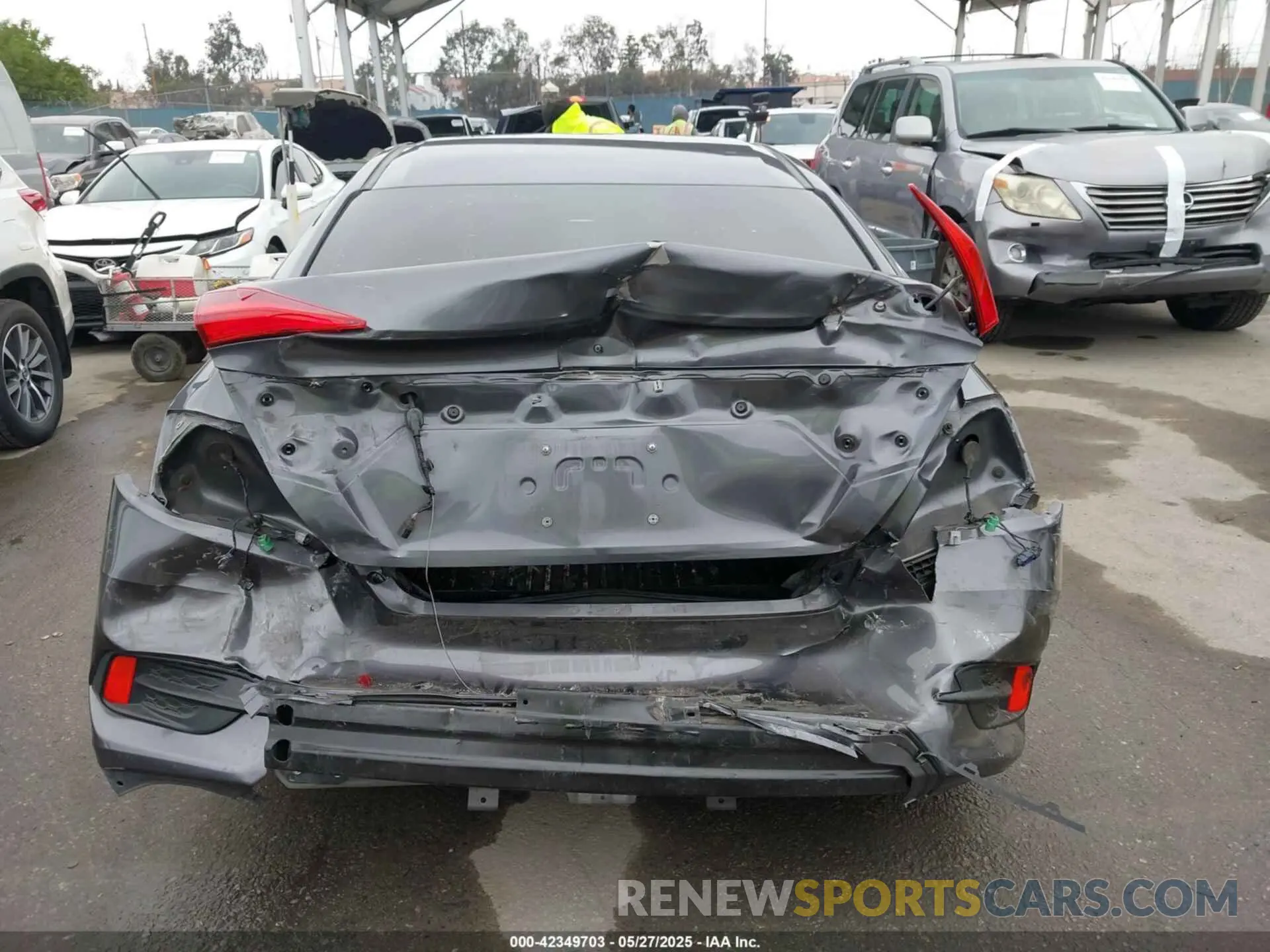 17 fotografías del automóvil dañado 2HGFC2F61KH590315 HONDA CIVIC 2019