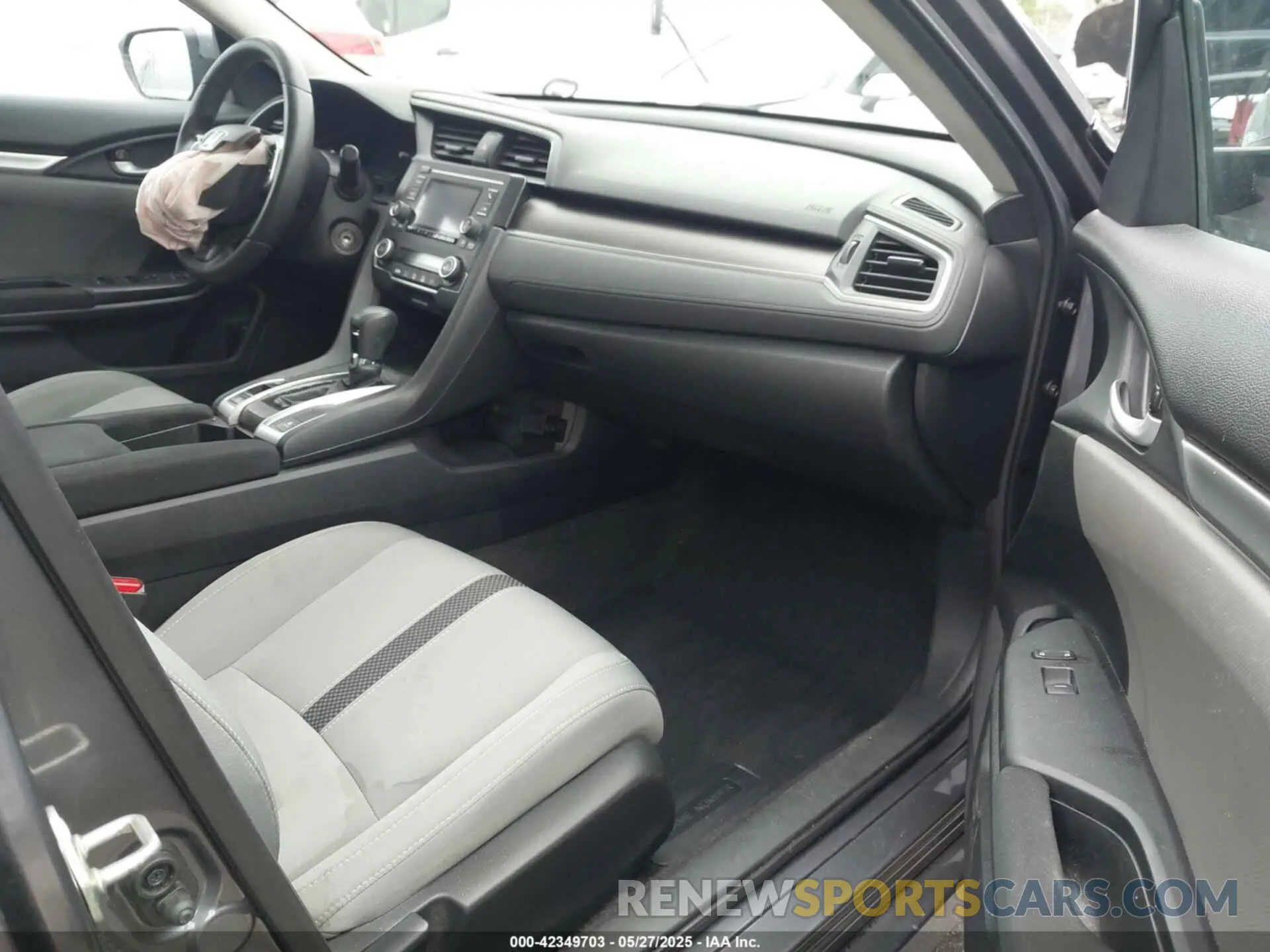 5 fotografías del automóvil dañado 2HGFC2F61KH590315 HONDA CIVIC 2019