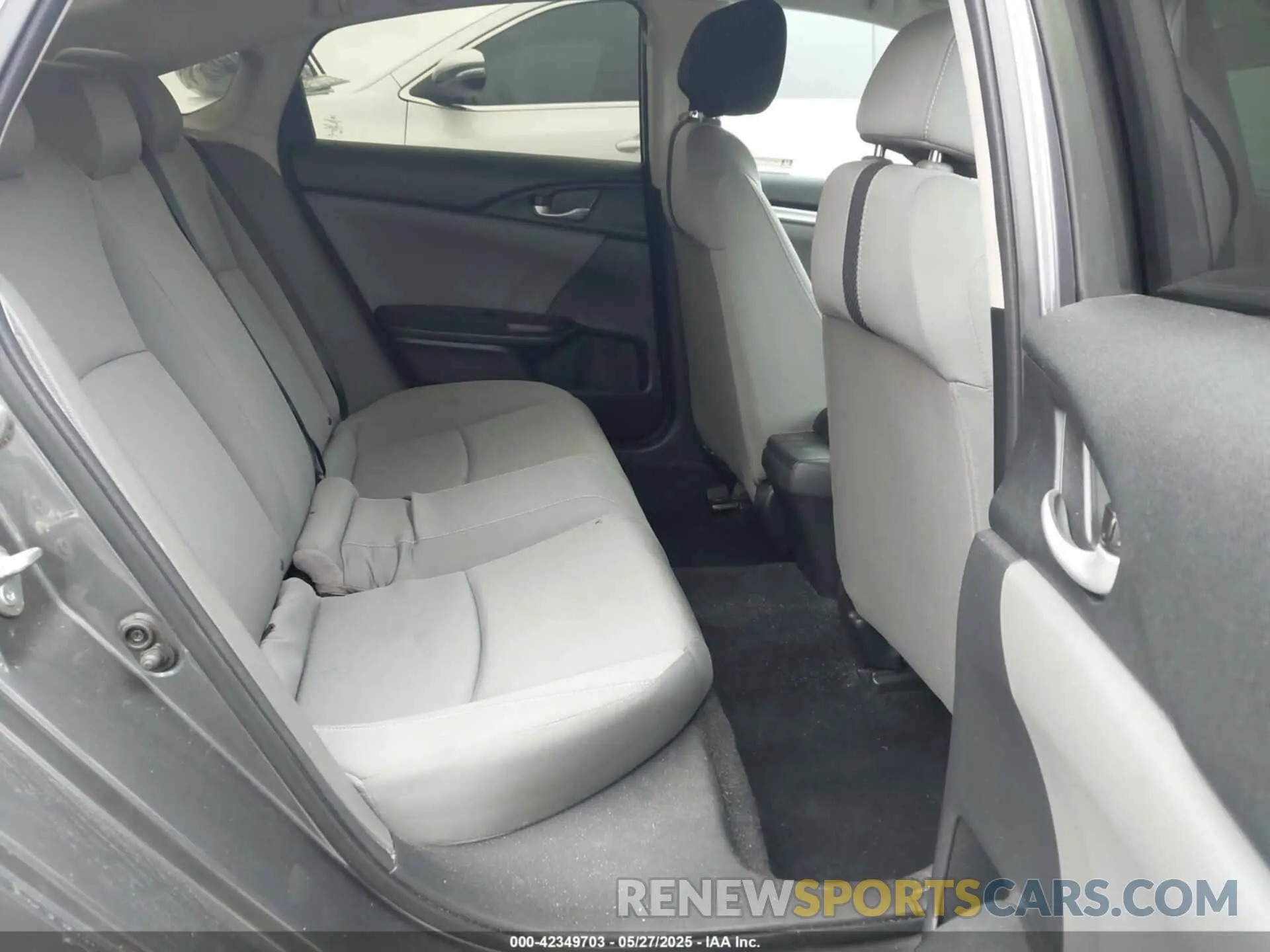 8 fotografías del automóvil dañado 2HGFC2F61KH590315 HONDA CIVIC 2019