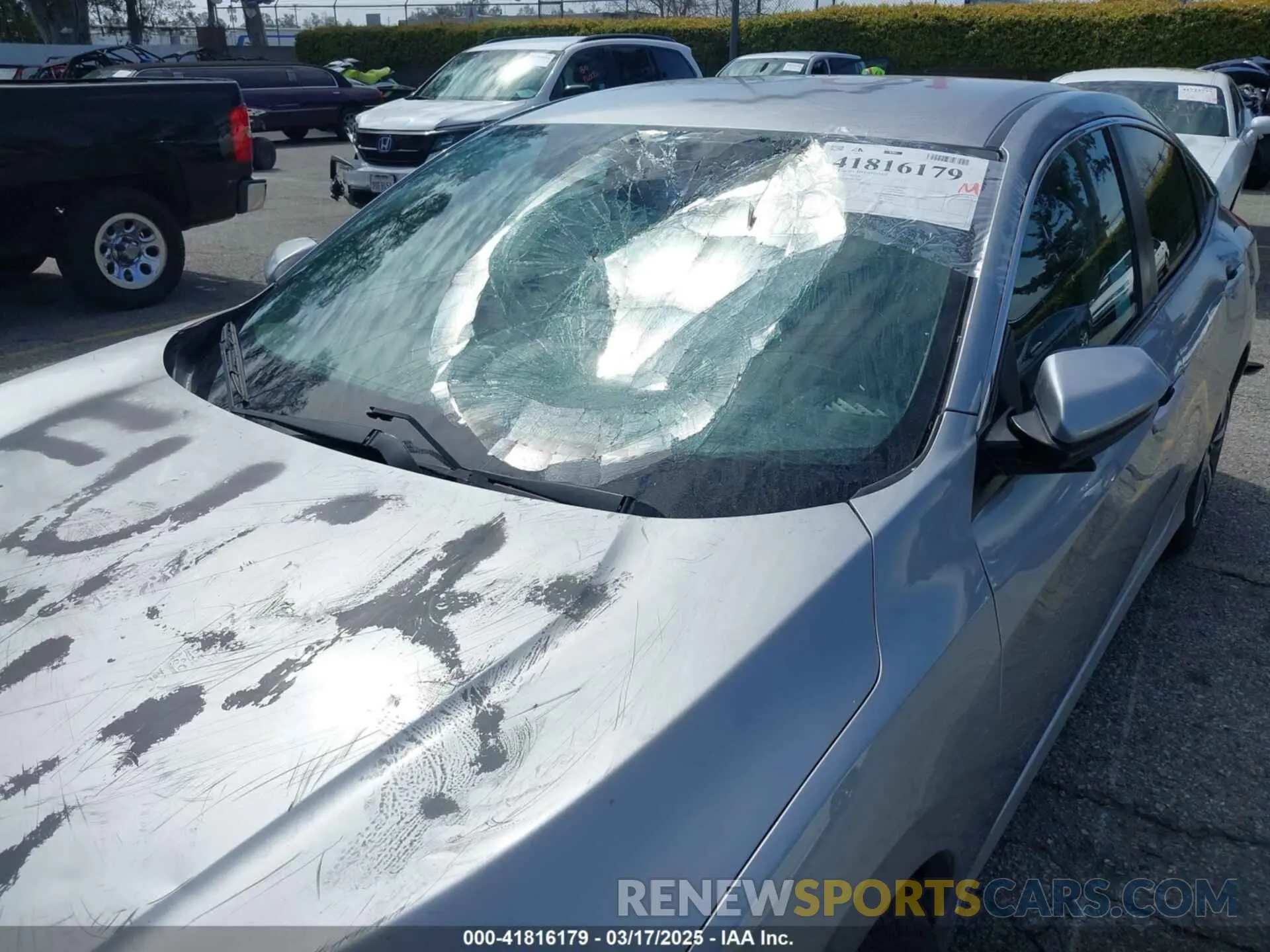 17 fotografías del automóvil dañado 2HGFC2F61KH591996 HONDA CIVIC 2019