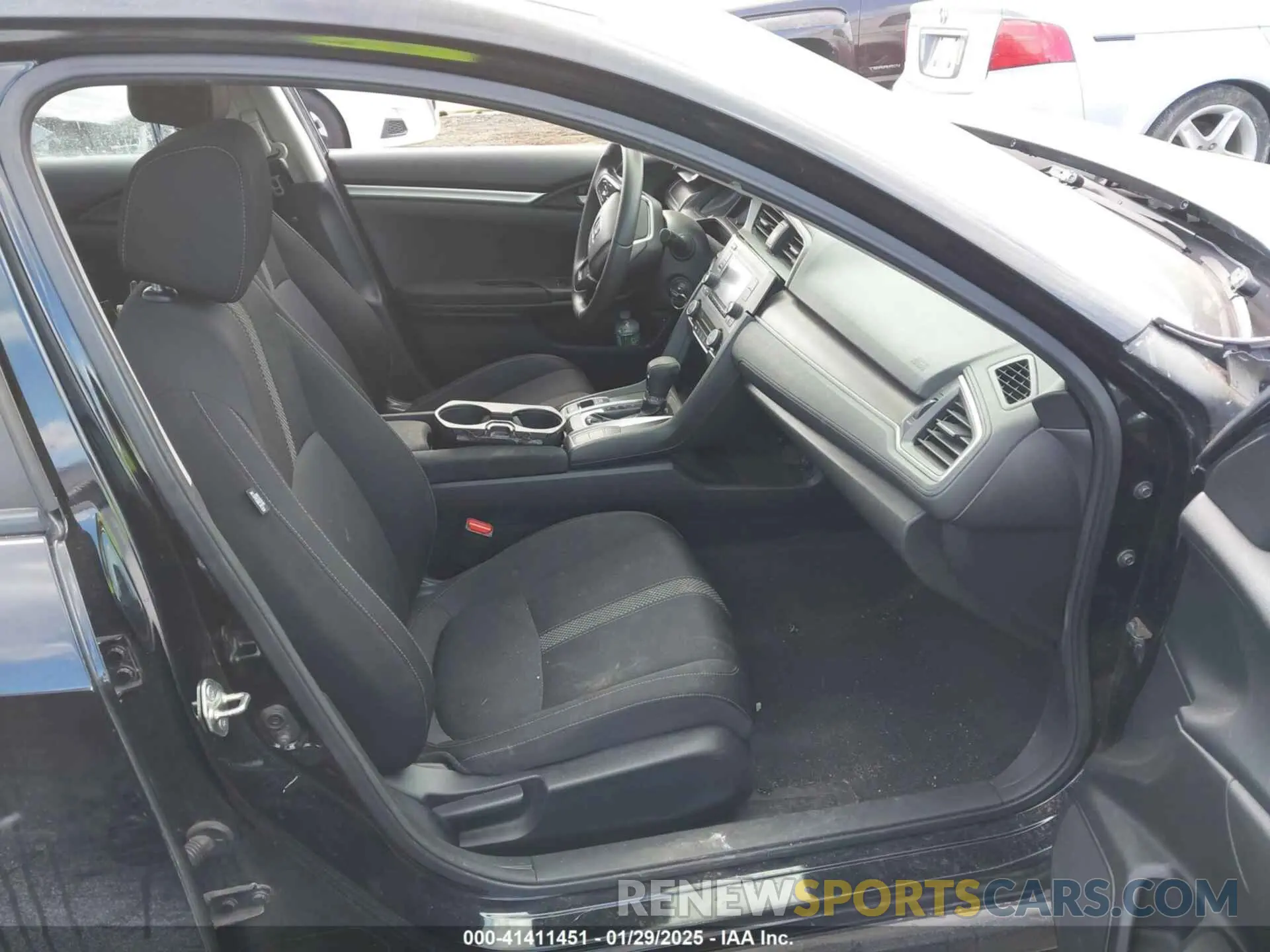 5 fotografías del automóvil dañado 2HGFC2F63KH541214 HONDA CIVIC 2019