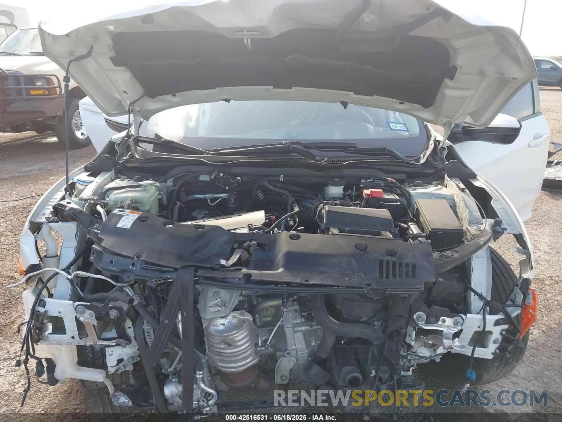 10 fotografías del automóvil dañado 2HGFC2F63KH585438 HONDA CIVIC 2019