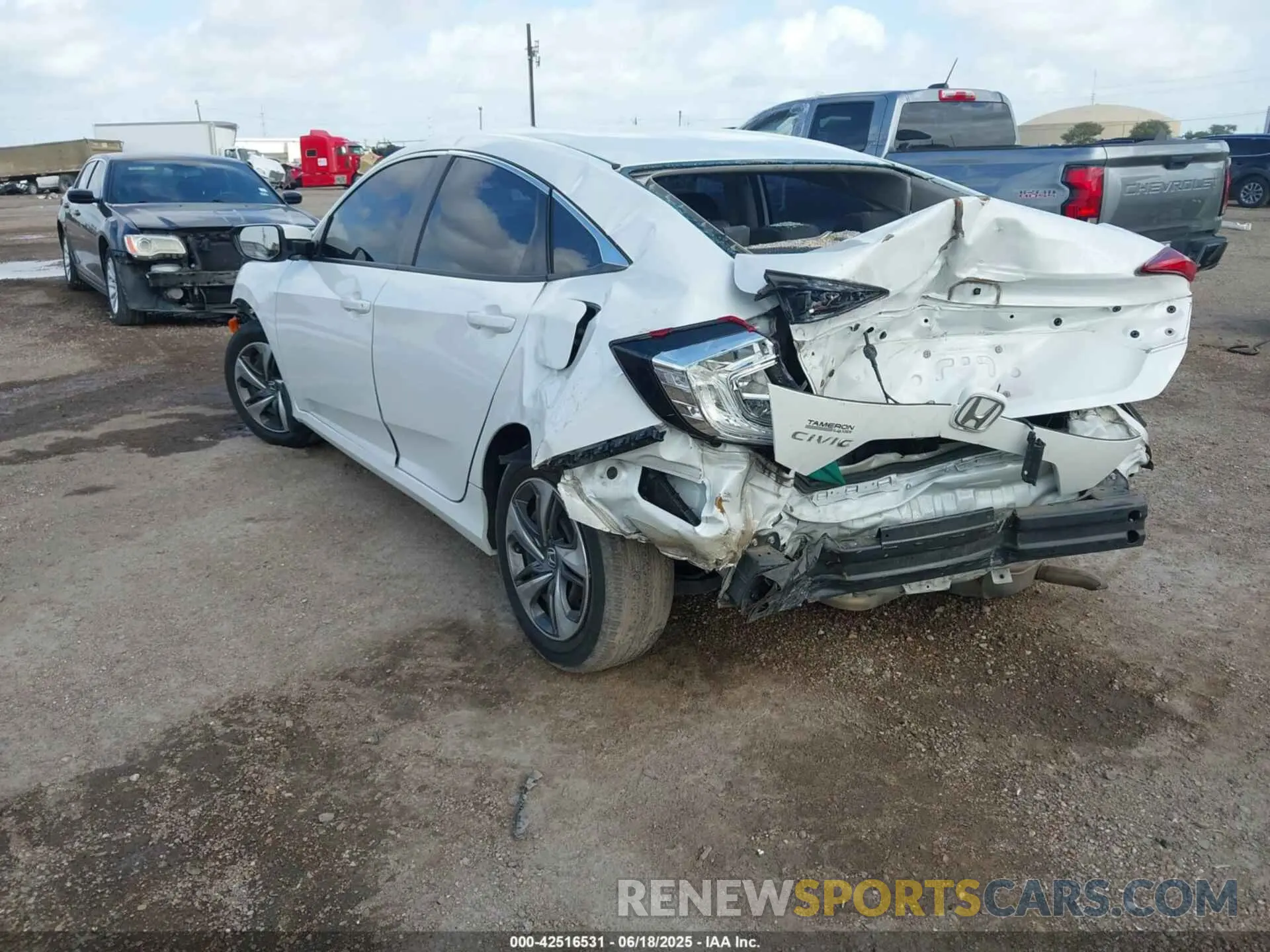 3 fotografías del automóvil dañado 2HGFC2F63KH585438 HONDA CIVIC 2019