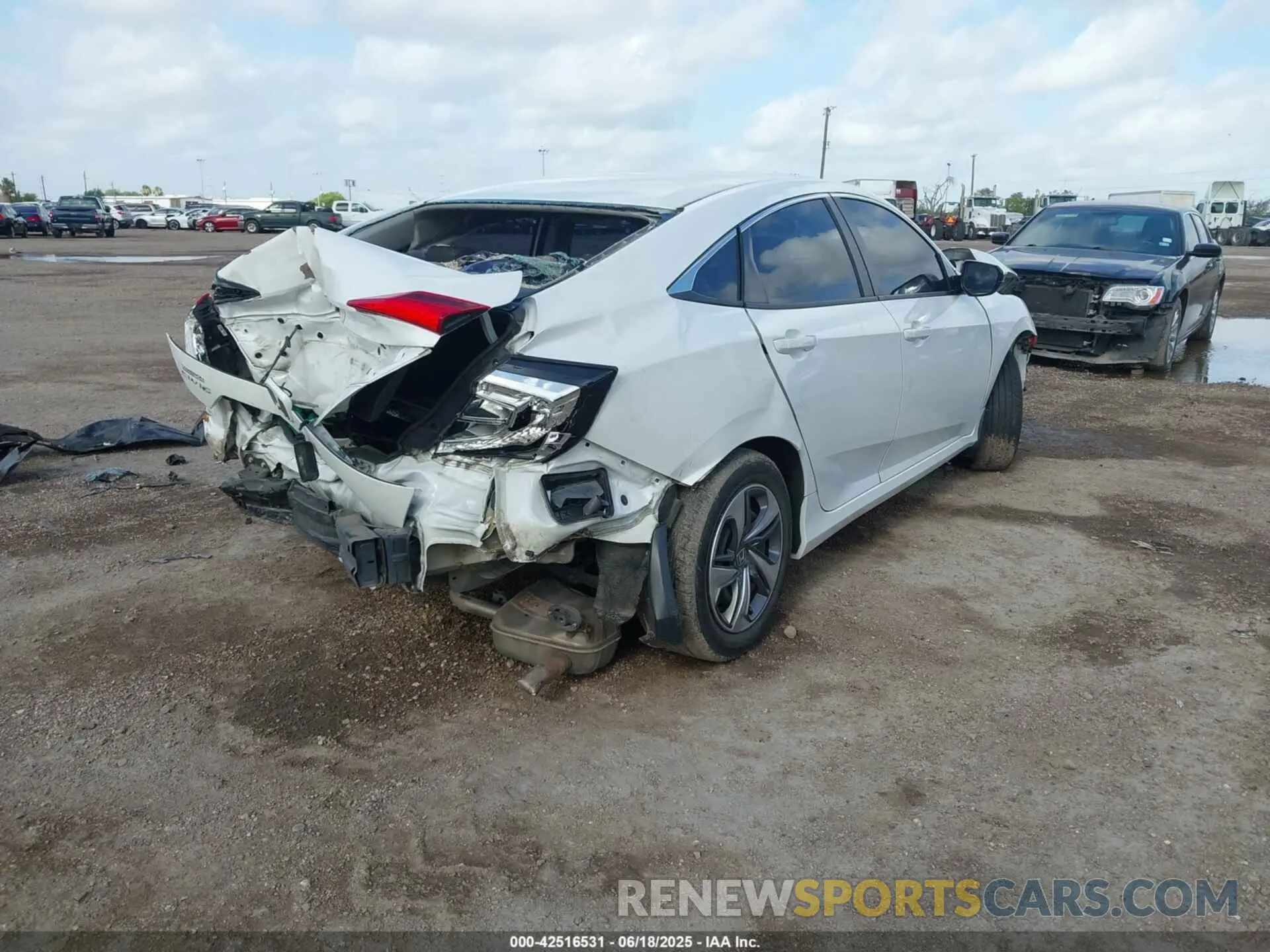 4 fotografías del automóvil dañado 2HGFC2F63KH585438 HONDA CIVIC 2019