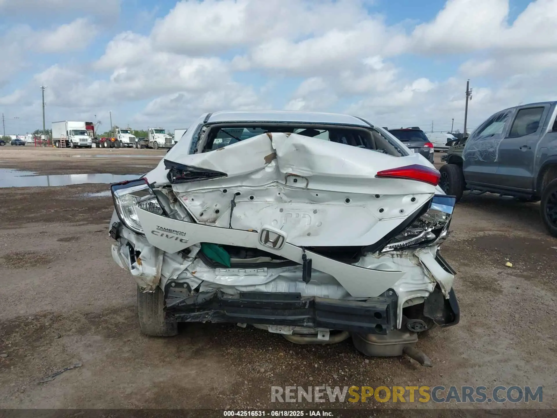 6 fotografías del automóvil dañado 2HGFC2F63KH585438 HONDA CIVIC 2019