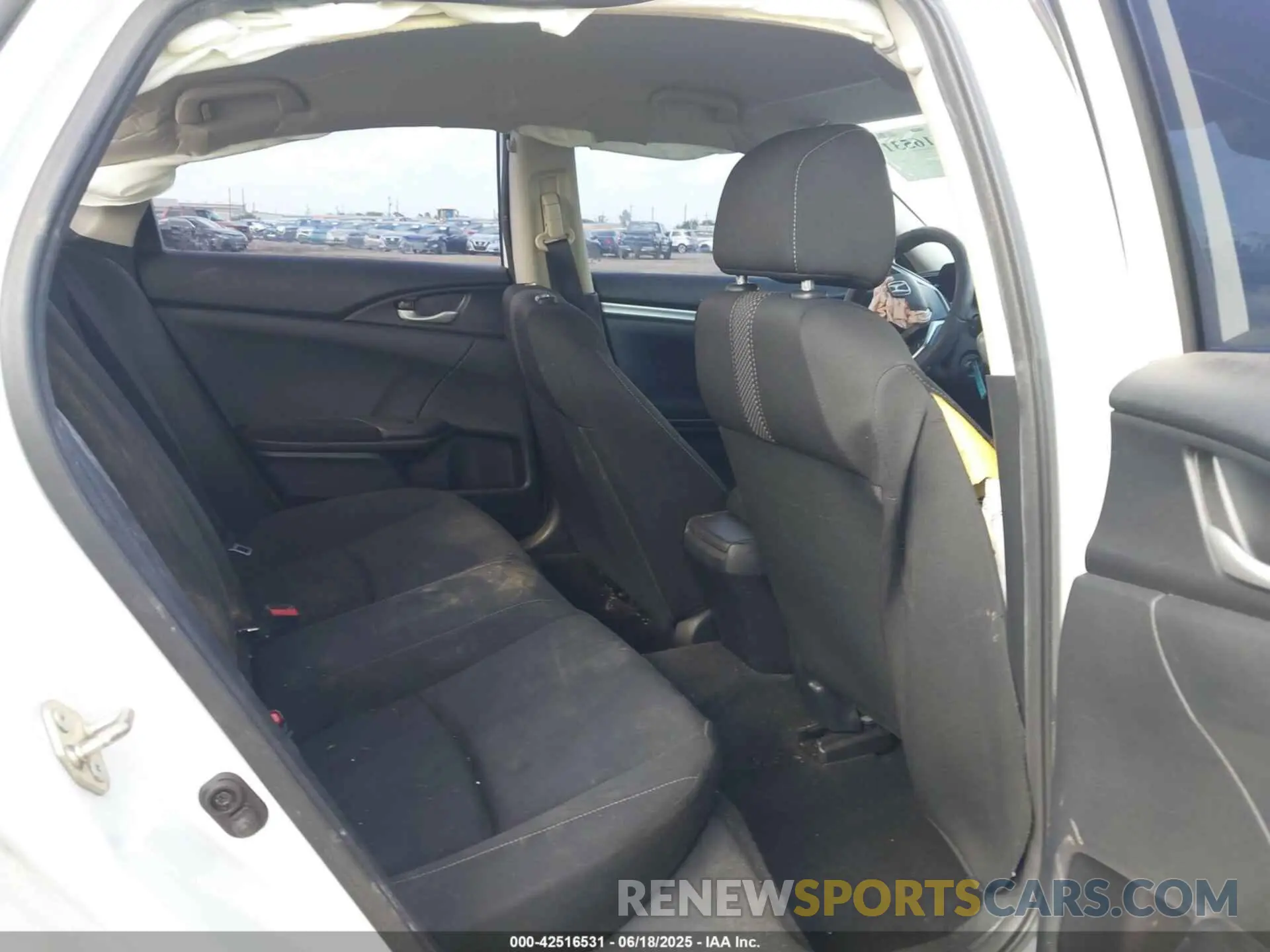 8 fotografías del automóvil dañado 2HGFC2F63KH585438 HONDA CIVIC 2019