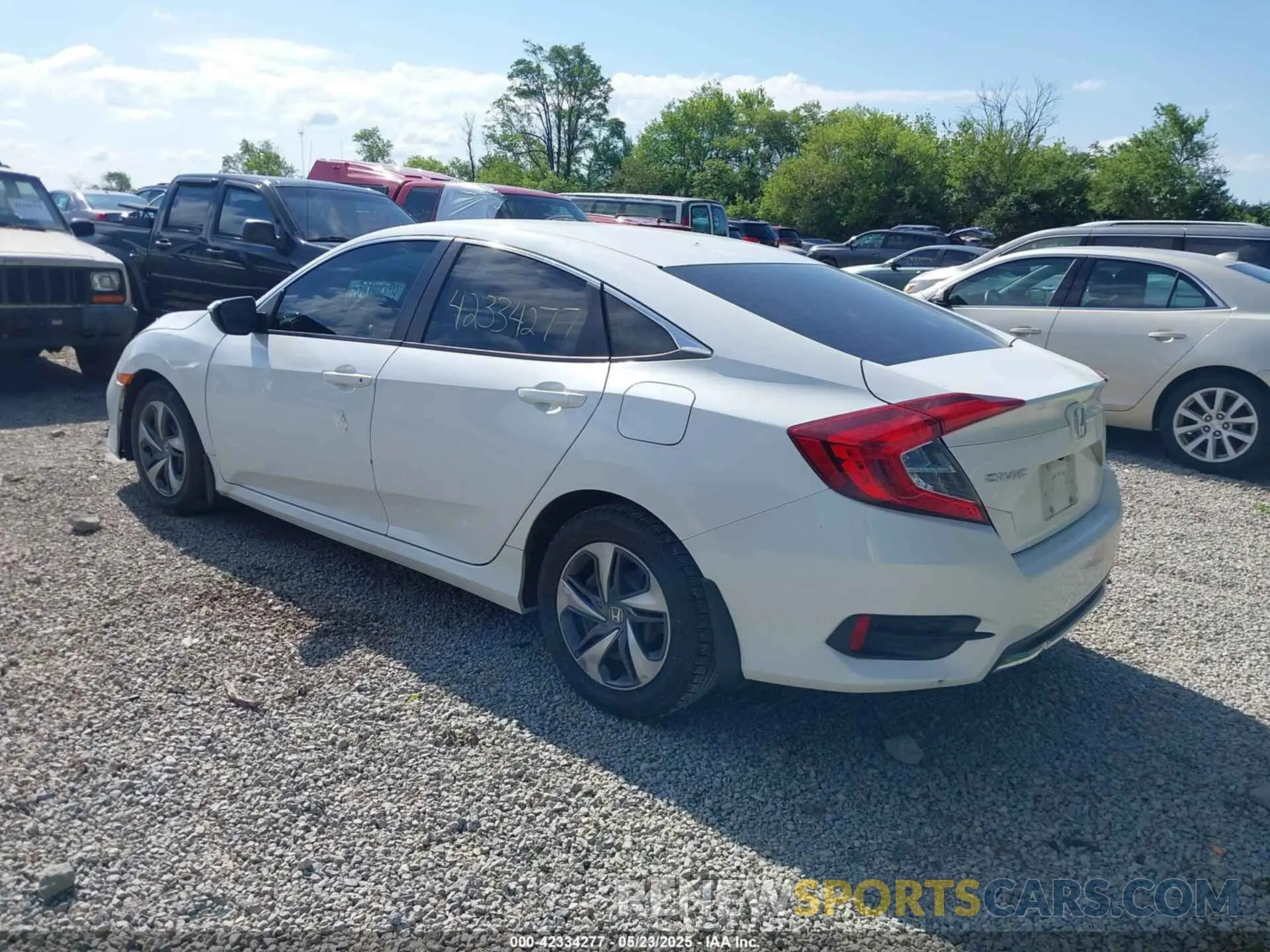 3 fotografías del automóvil dañado 2HGFC2F64KH548219 HONDA CIVIC 2019