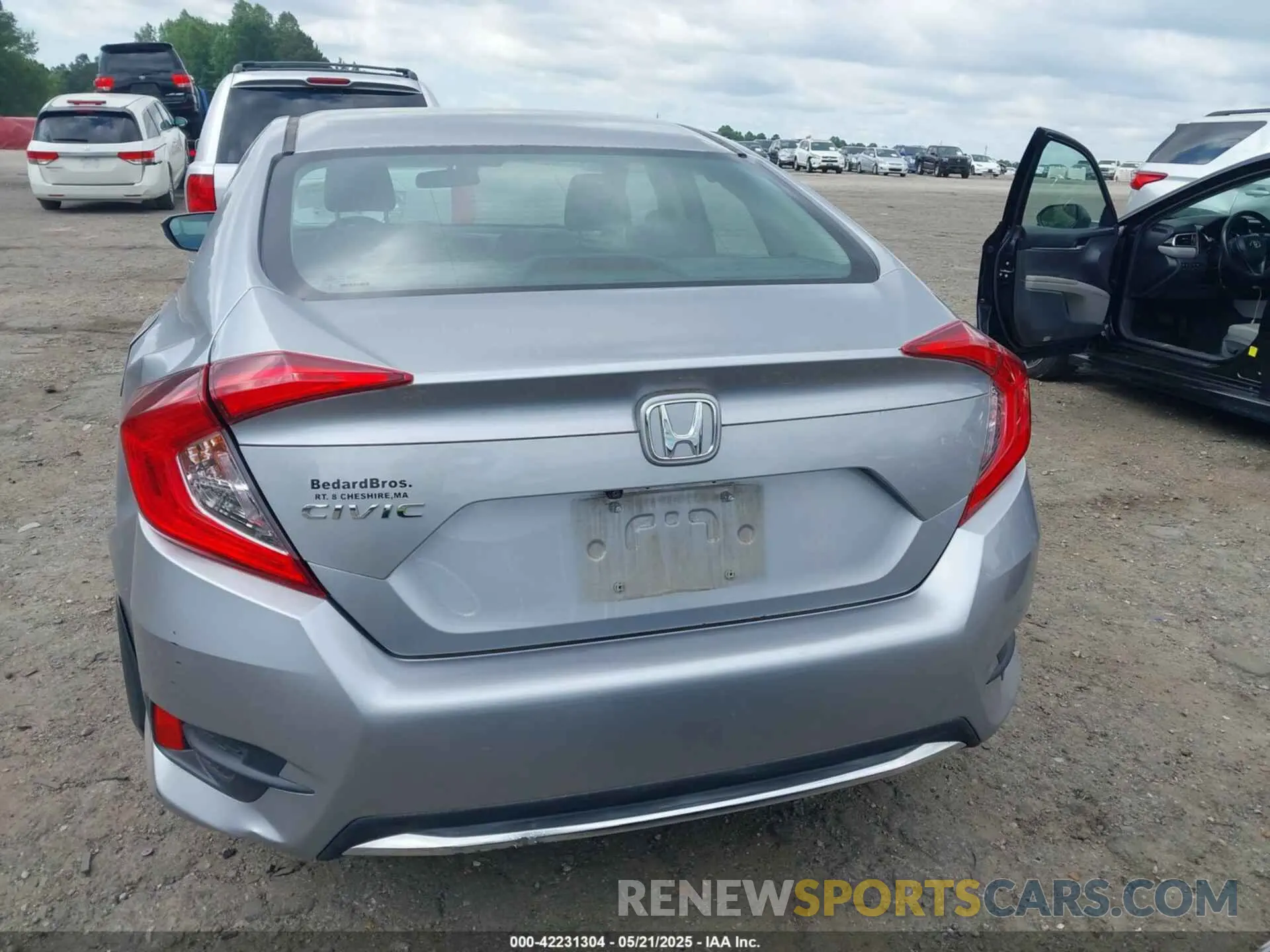 17 fotografías del automóvil dañado 2HGFC2F65KH548777 HONDA CIVIC 2019