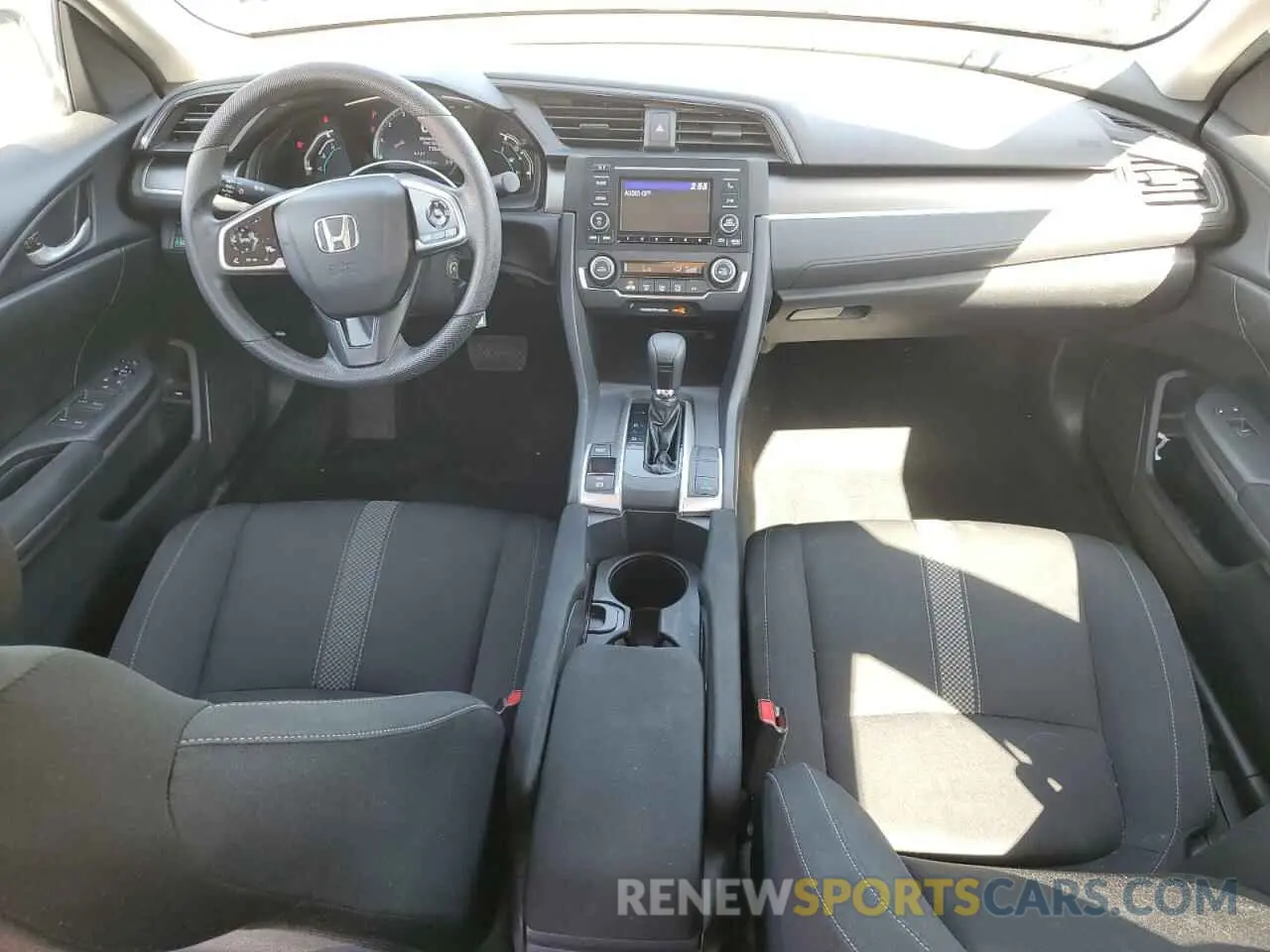 8 fotografías del automóvil dañado 2HGFC2F66KH548402 HONDA CIVIC 2019