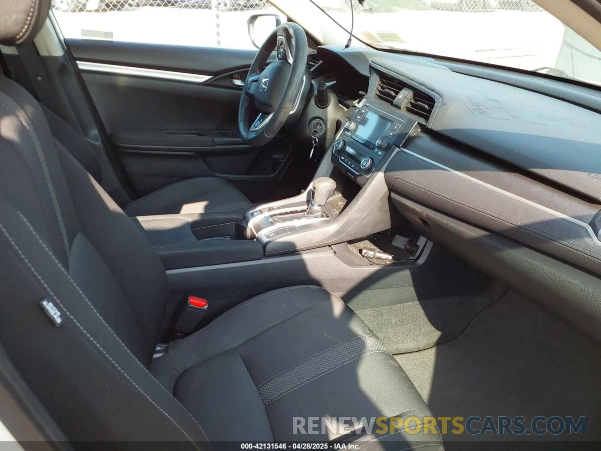 5 fotografías del automóvil dañado 2HGFC2F66KH567189 HONDA CIVIC 2019