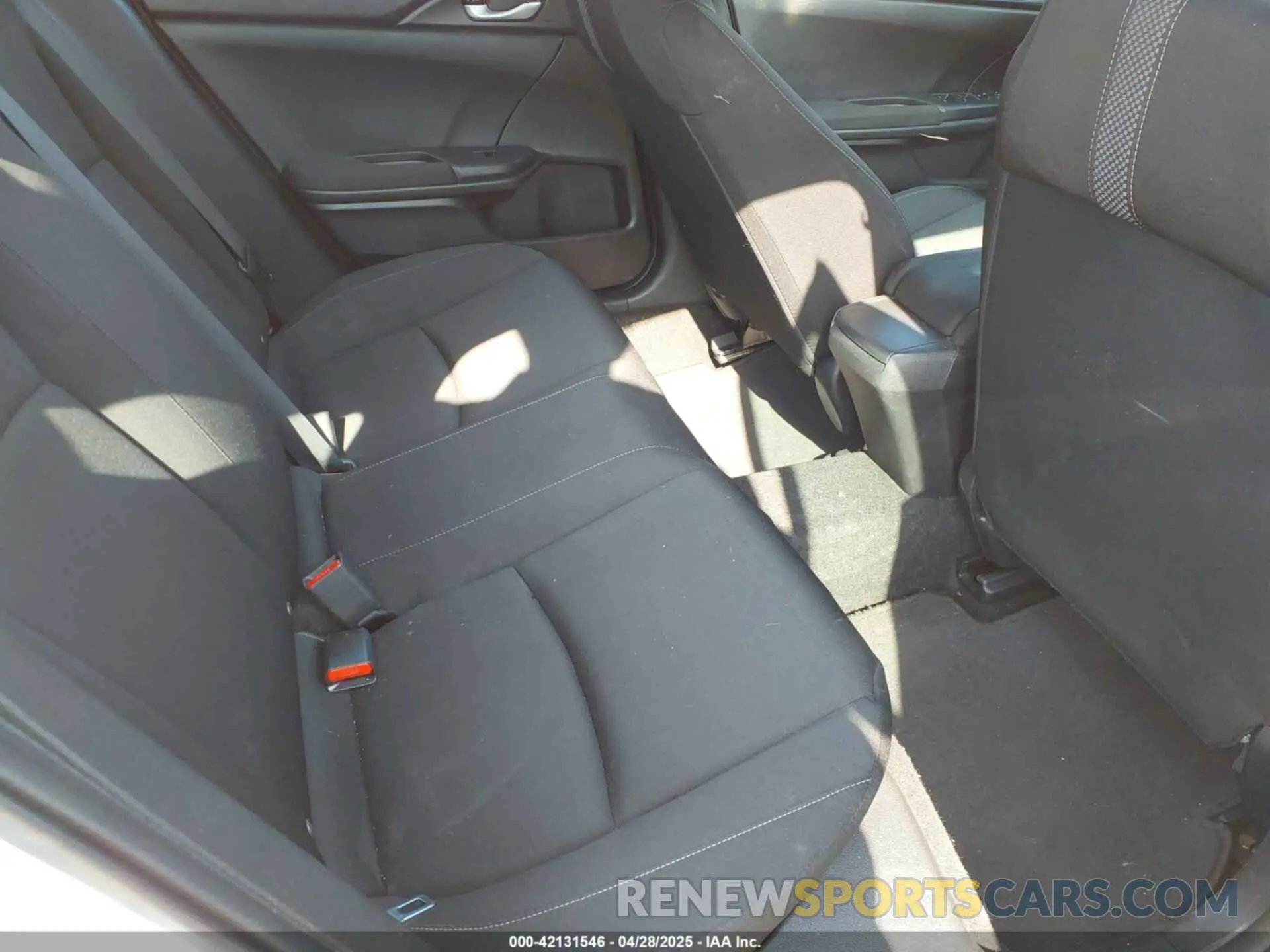8 fotografías del automóvil dañado 2HGFC2F66KH567189 HONDA CIVIC 2019