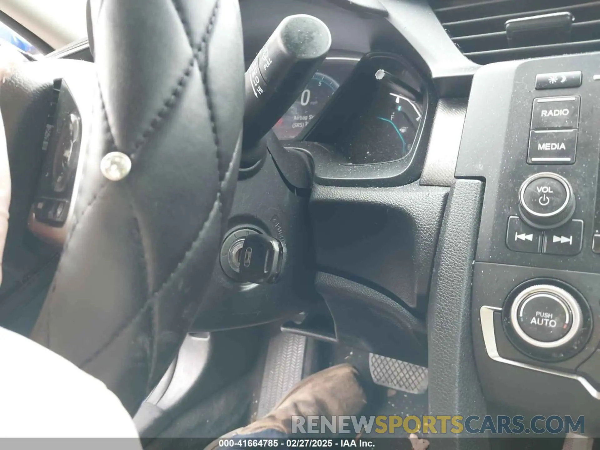 11 fotografías del automóvil dañado 2HGFC2F66KH575874 HONDA CIVIC 2019