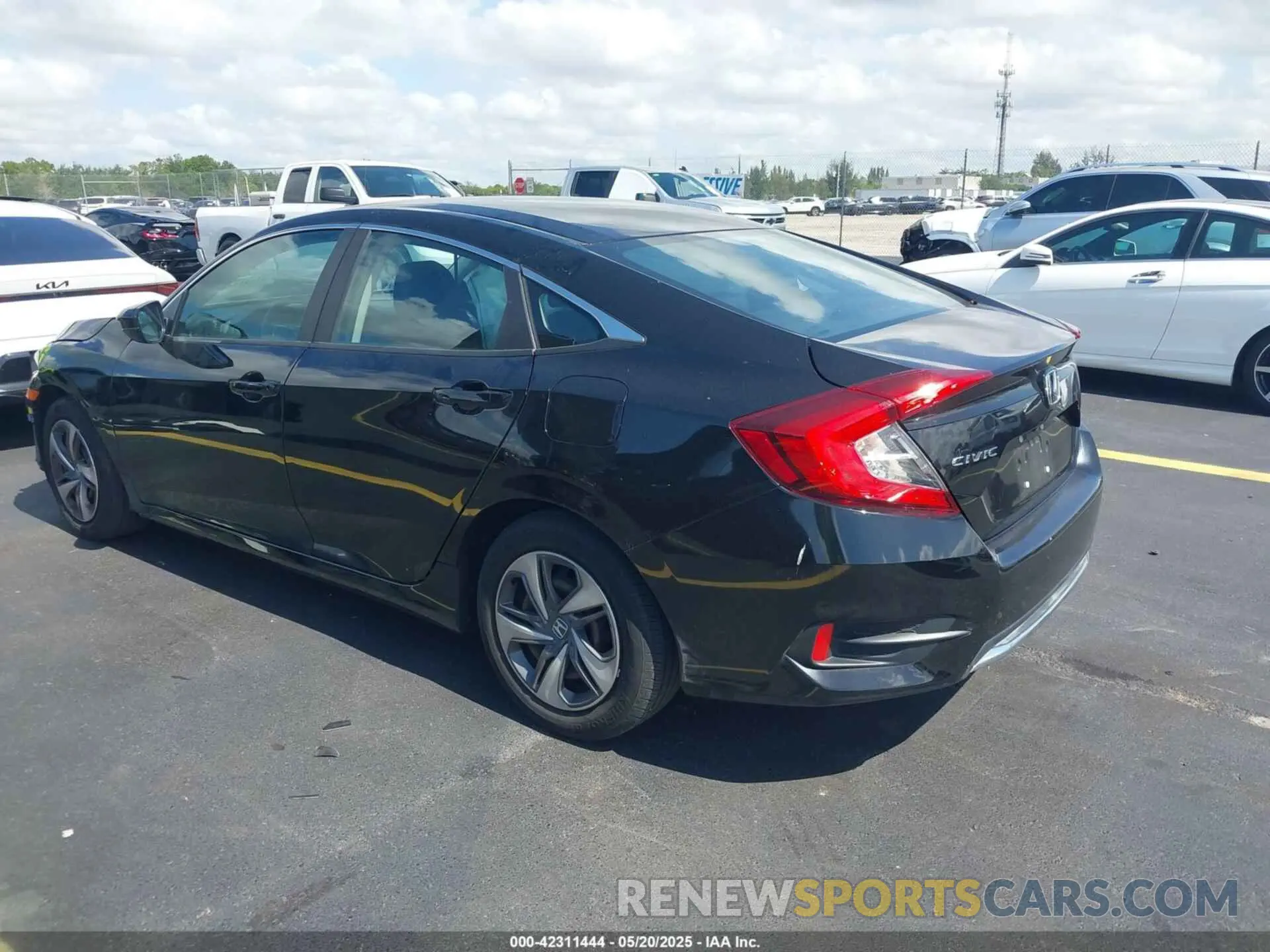 3 fotografías del automóvil dañado 2HGFC2F66KH598782 HONDA CIVIC 2019