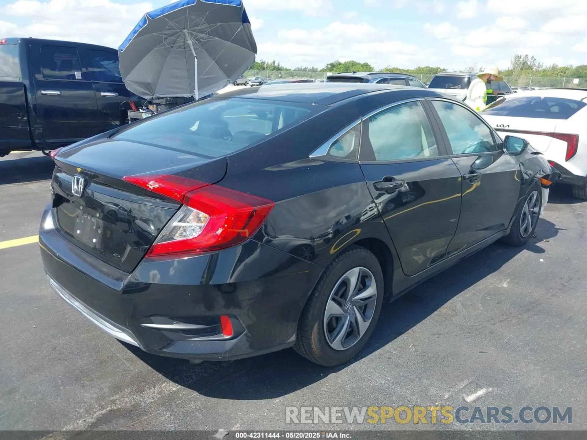 4 fotografías del automóvil dañado 2HGFC2F66KH598782 HONDA CIVIC 2019