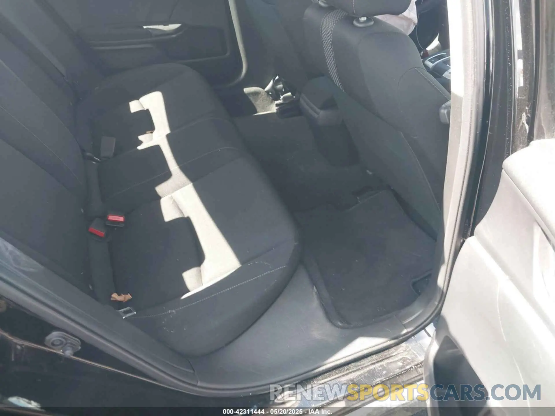 8 fotografías del automóvil dañado 2HGFC2F66KH598782 HONDA CIVIC 2019