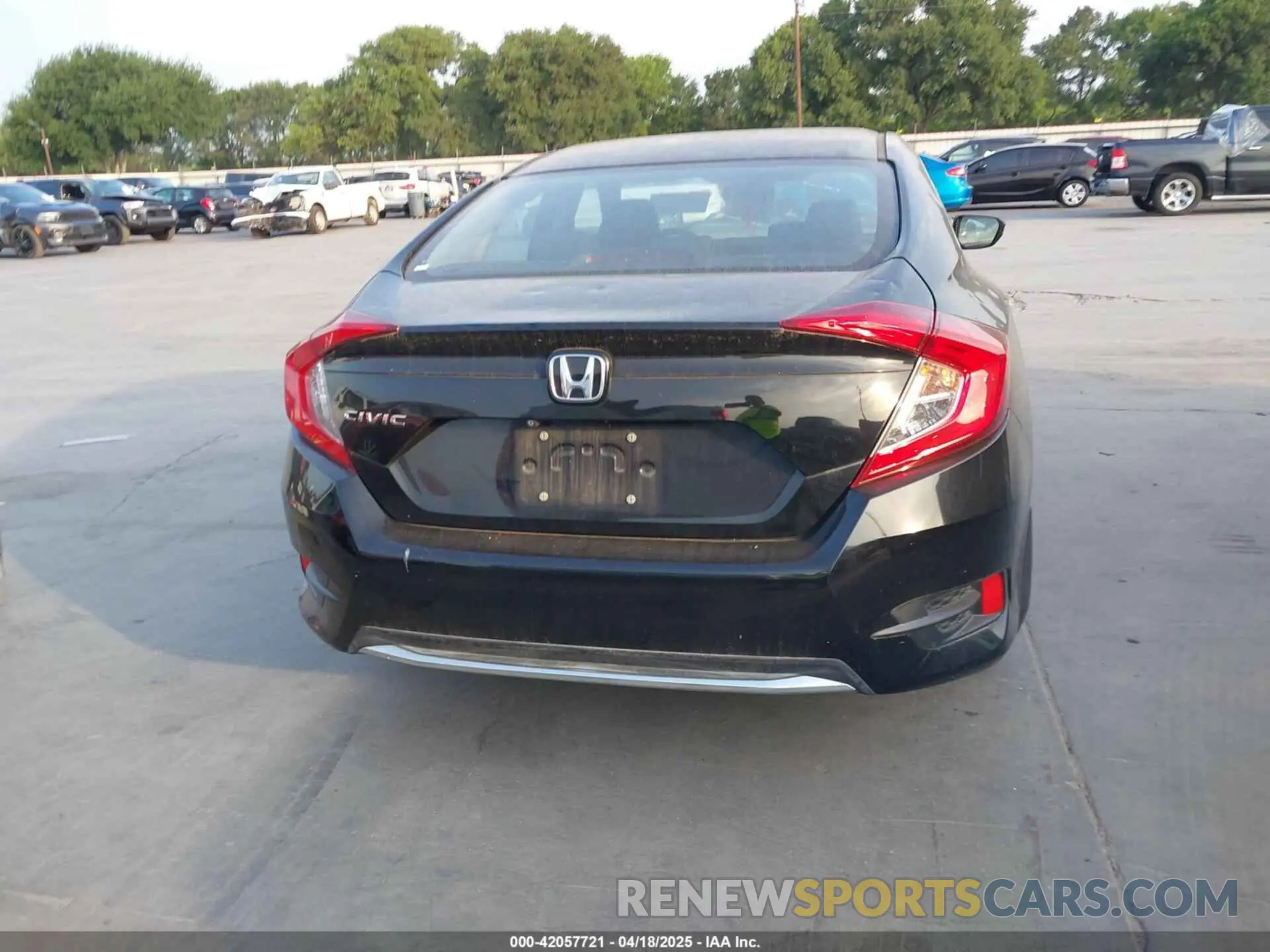 16 fotografías del automóvil dañado 2HGFC2F67KH552880 HONDA CIVIC 2019
