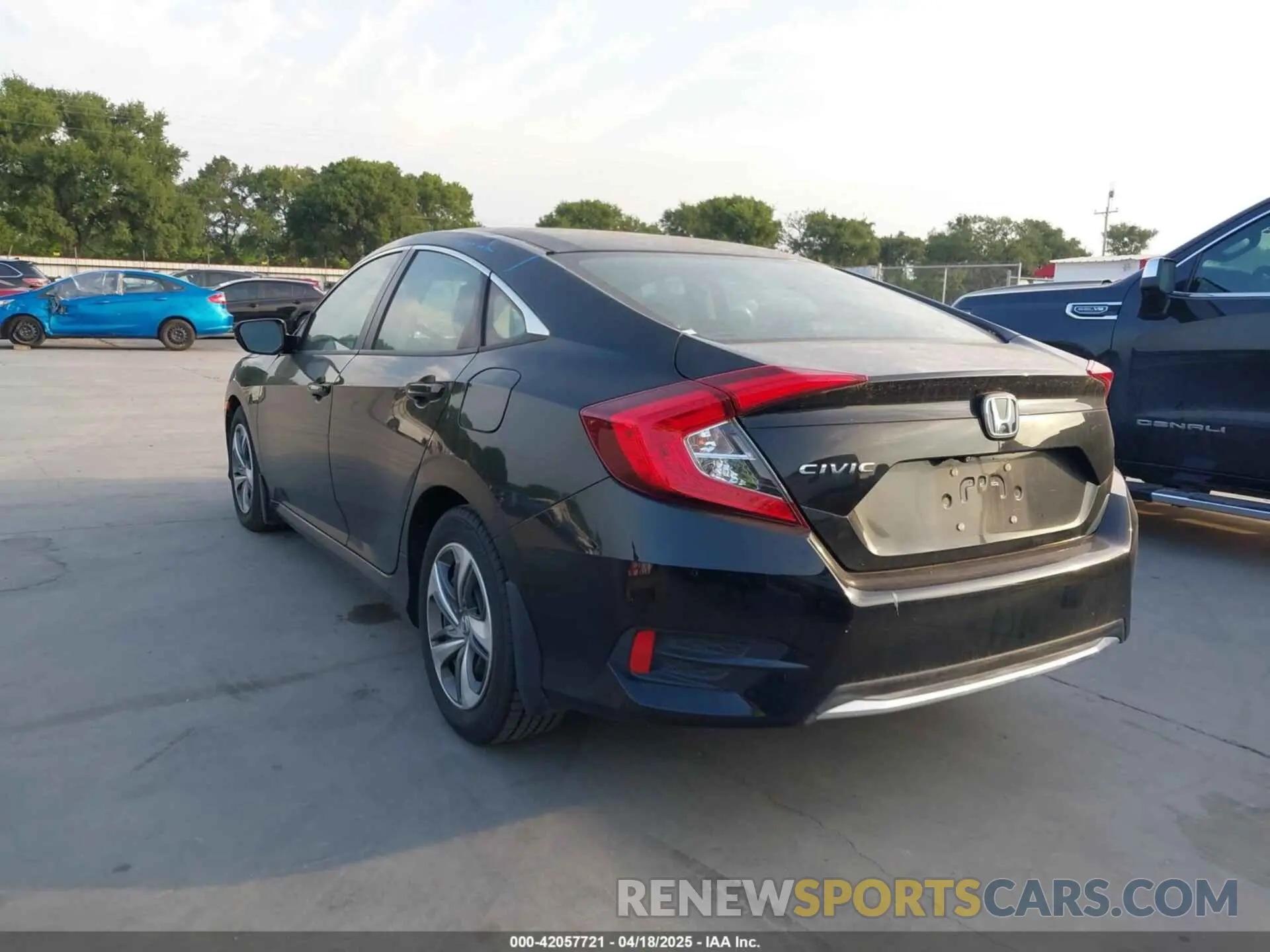 3 fotografías del automóvil dañado 2HGFC2F67KH552880 HONDA CIVIC 2019