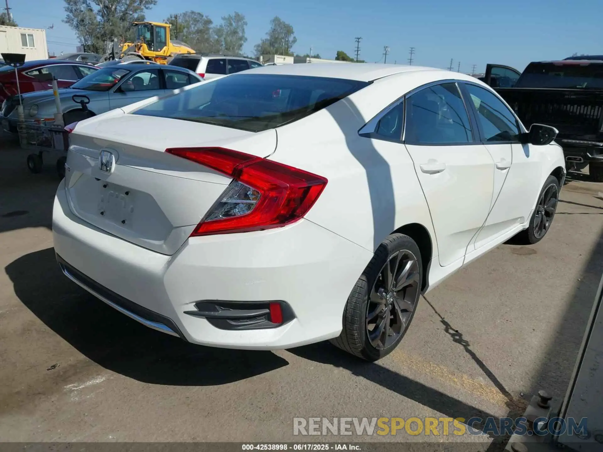 4 fotografías del automóvil dañado 2HGFC2F69KH505902 HONDA CIVIC 2019