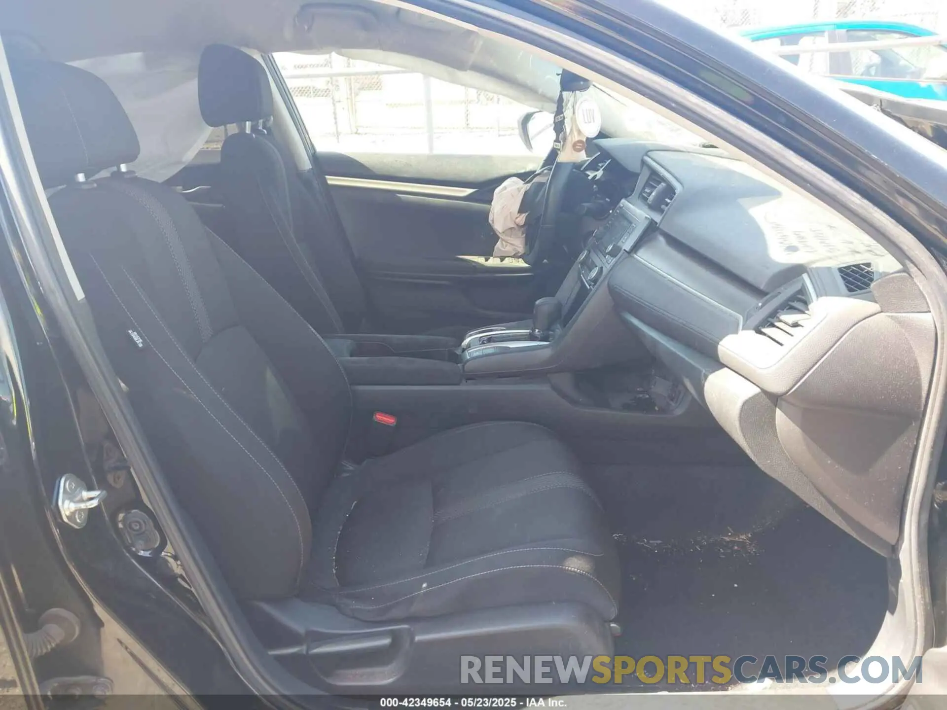 5 fotografías del automóvil dañado 2HGFC2F69KH531884 HONDA CIVIC 2019