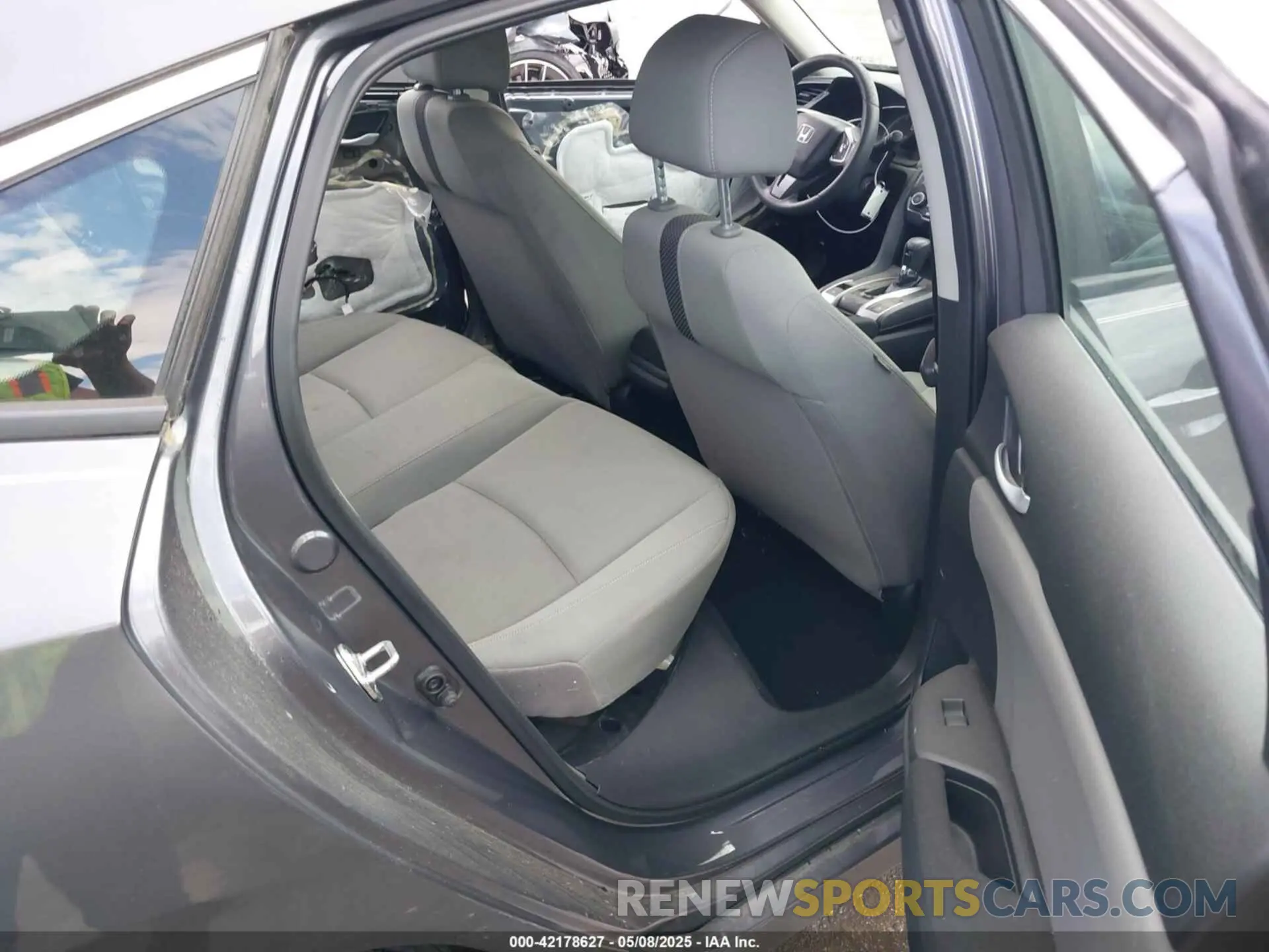 8 fotografías del automóvil dañado 2HGFC2F6XKH502913 HONDA CIVIC 2019