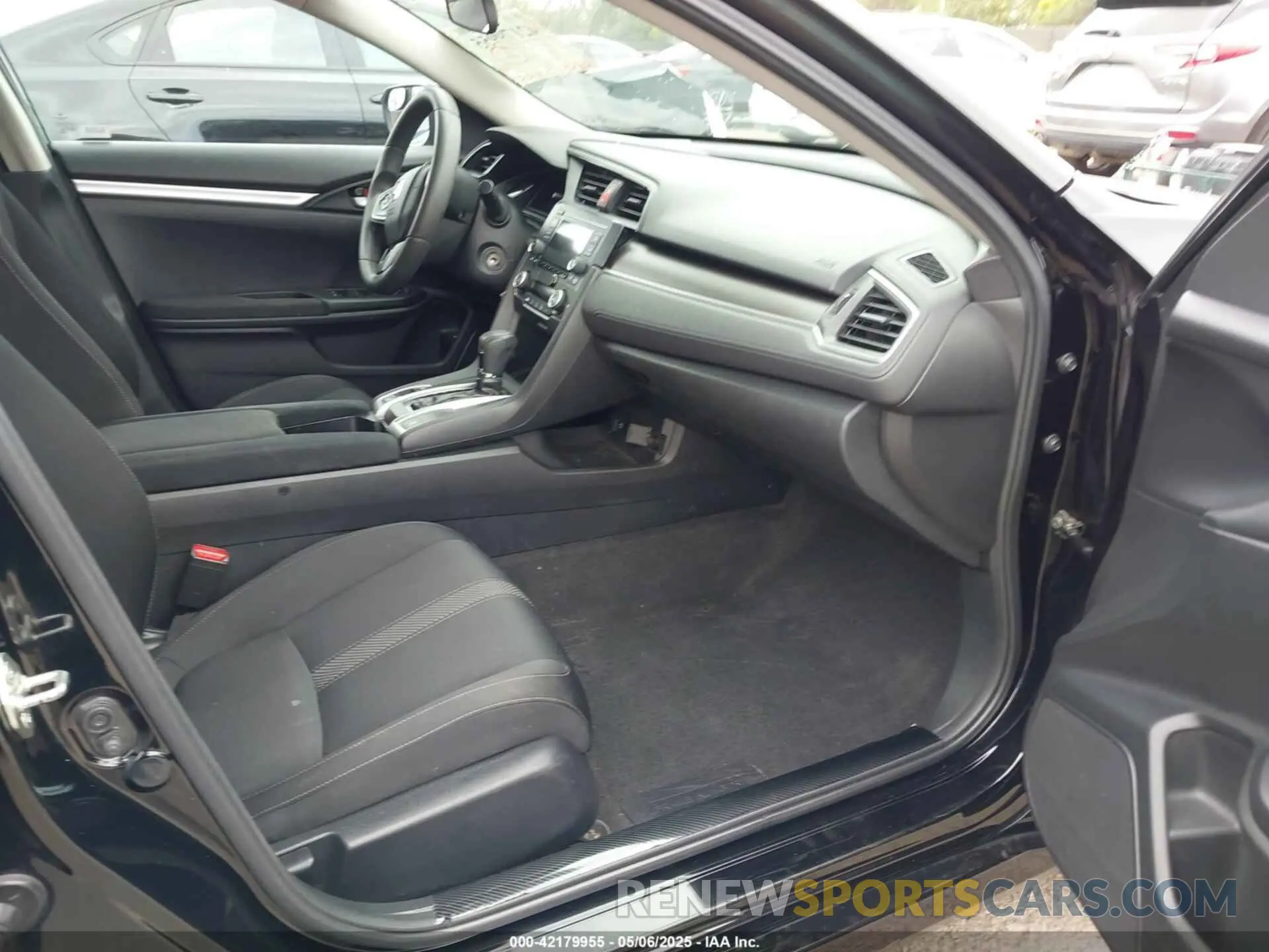 5 fotografías del automóvil dañado 2HGFC2F6XKH525382 HONDA CIVIC 2019