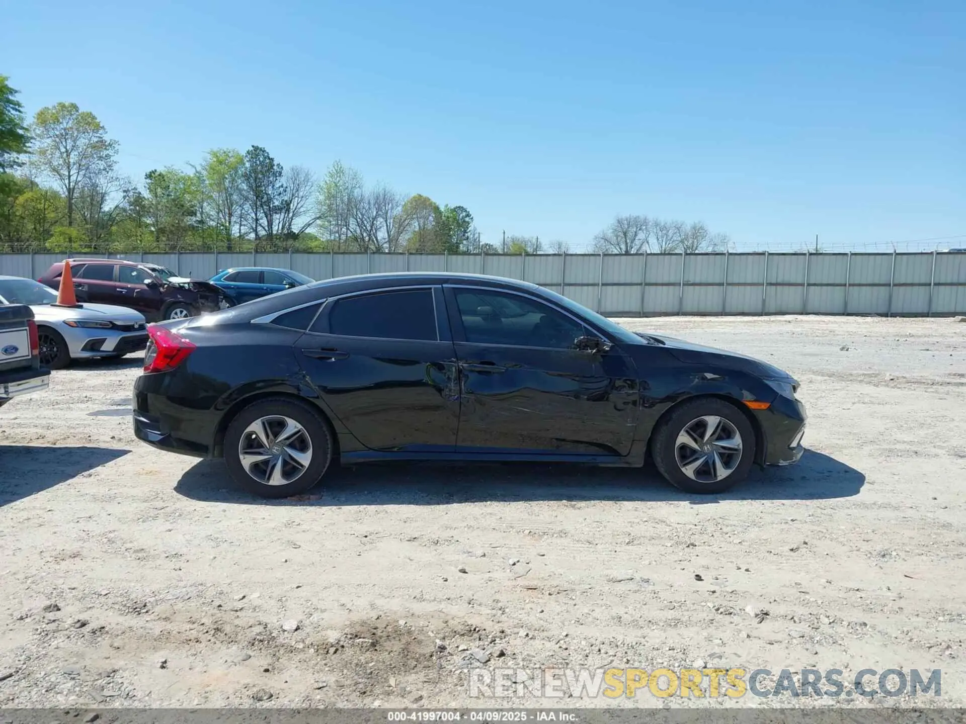 13 fotografías del automóvil dañado 2HGFC2F6XKH546443 HONDA CIVIC 2019