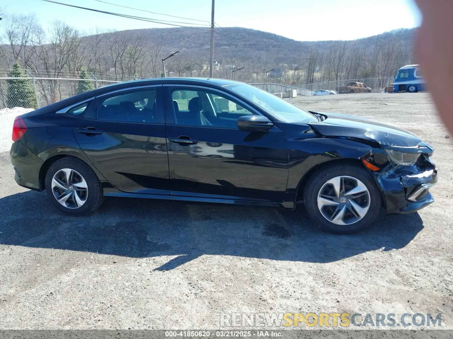 13 fotografías del automóvil dañado 2HGFC2F6XKH585601 HONDA CIVIC 2019