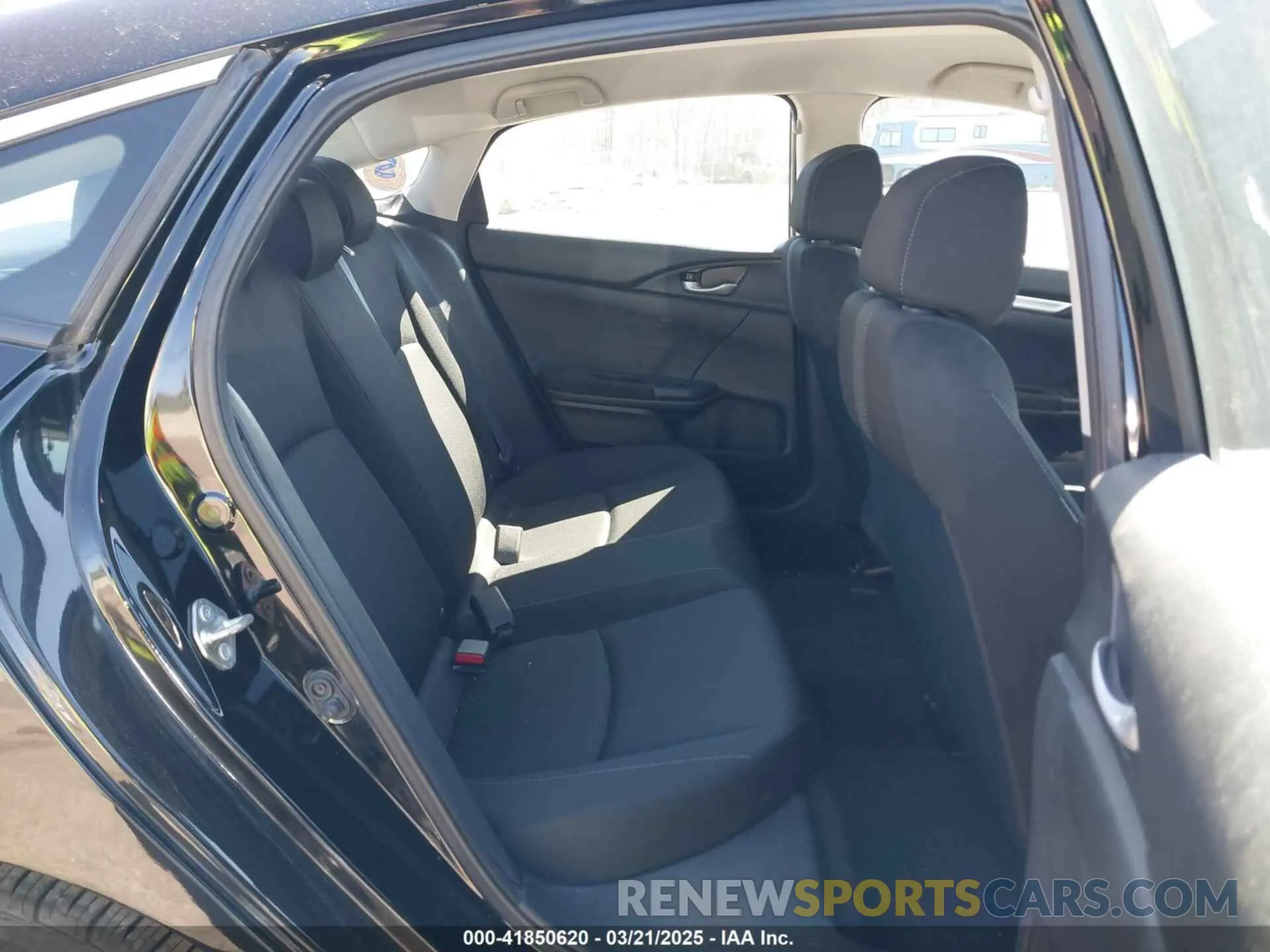 8 fotografías del automóvil dañado 2HGFC2F6XKH585601 HONDA CIVIC 2019