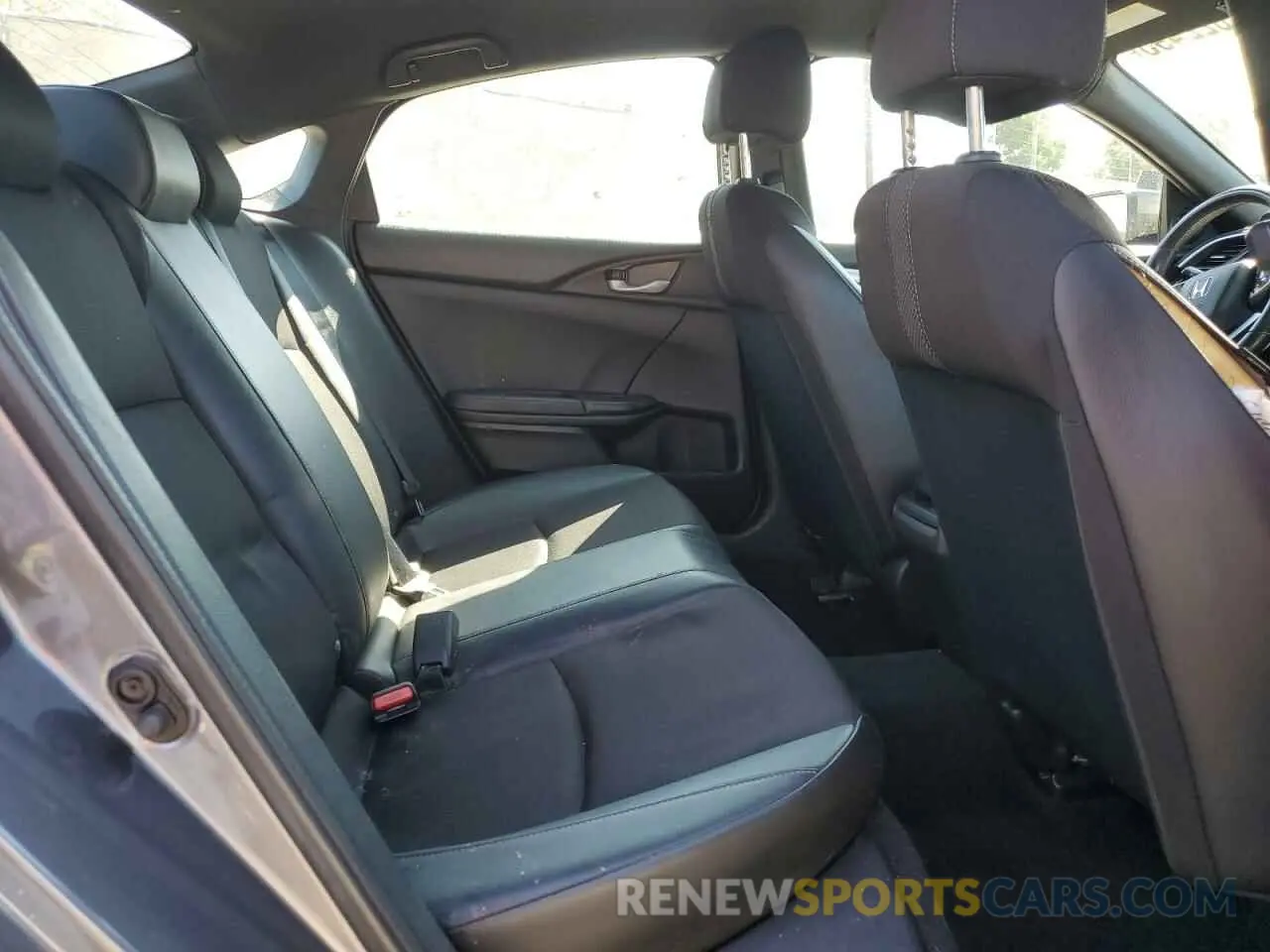 10 fotografías del automóvil dañado 2HGFC2F81KH513137 HONDA CIVIC 2019