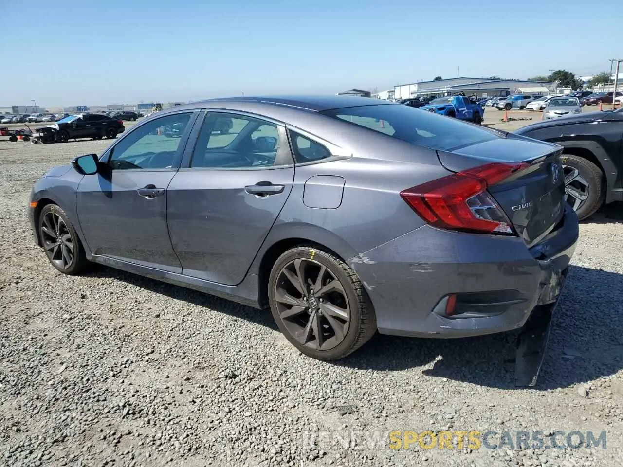 2 fotografías del automóvil dañado 2HGFC2F81KH513137 HONDA CIVIC 2019