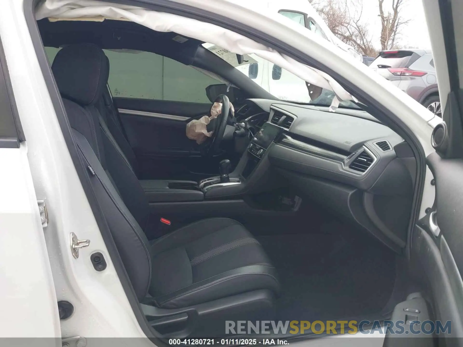5 fotografías del automóvil dañado 2HGFC2F81KH528849 HONDA CIVIC 2019