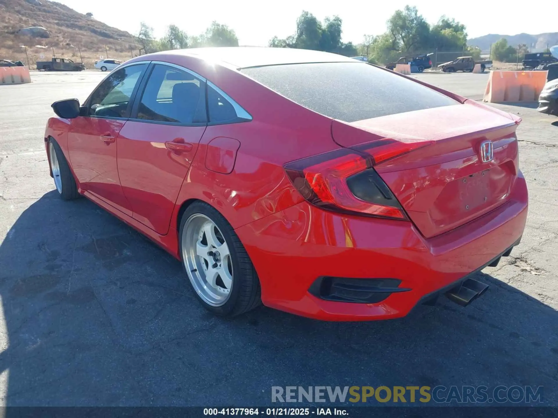 3 fotografías del automóvil dañado 2HGFC2F81KH538037 HONDA CIVIC 2019