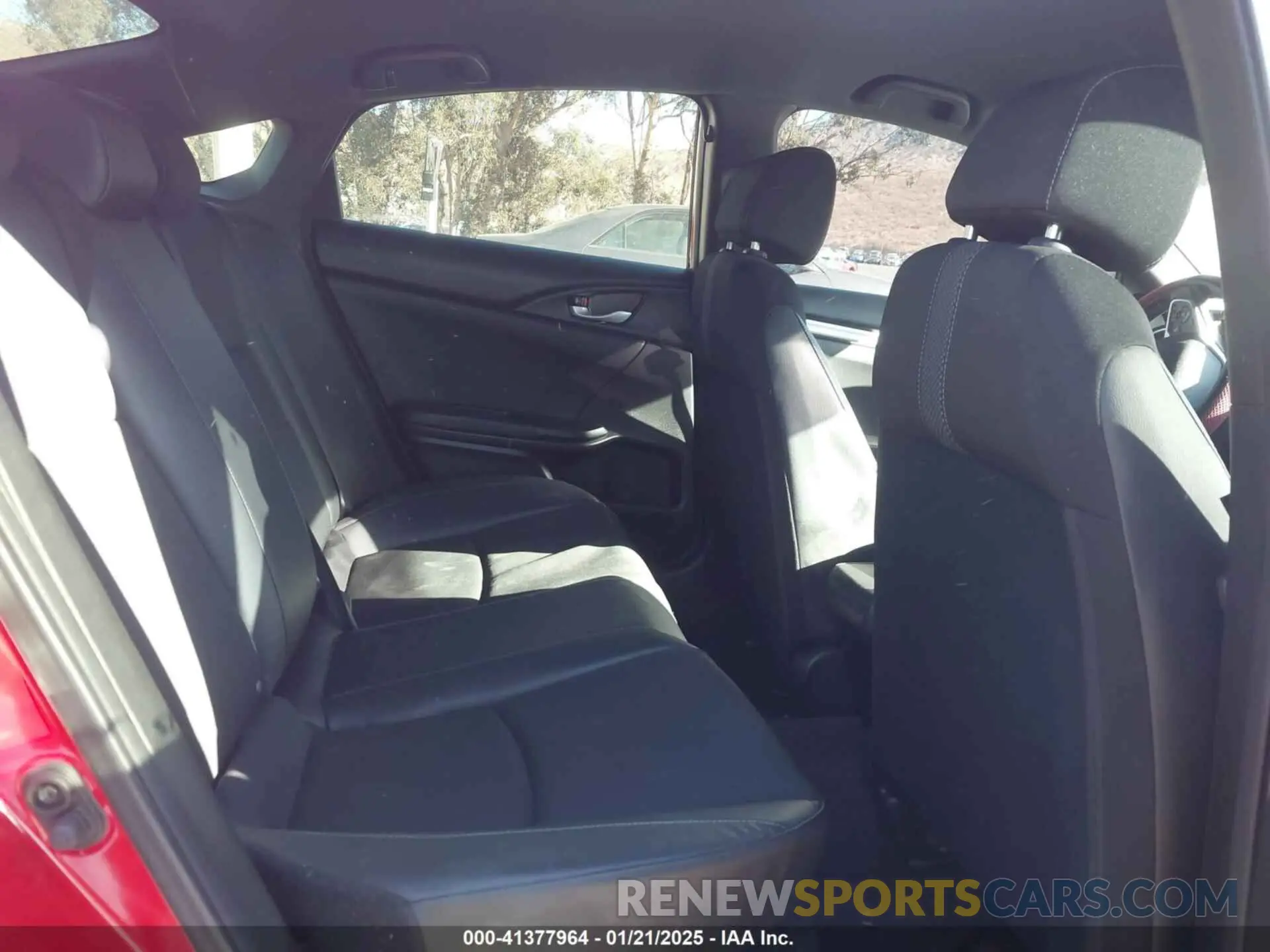 8 fotografías del automóvil dañado 2HGFC2F81KH538037 HONDA CIVIC 2019