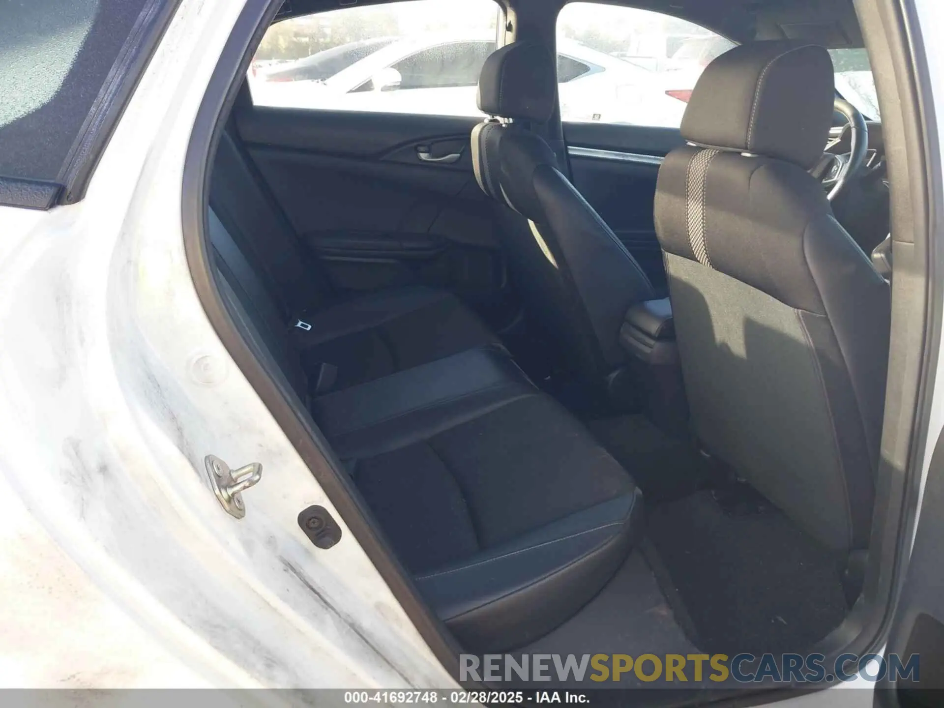 8 fotografías del automóvil dañado 2HGFC2F82KH601372 HONDA CIVIC 2019