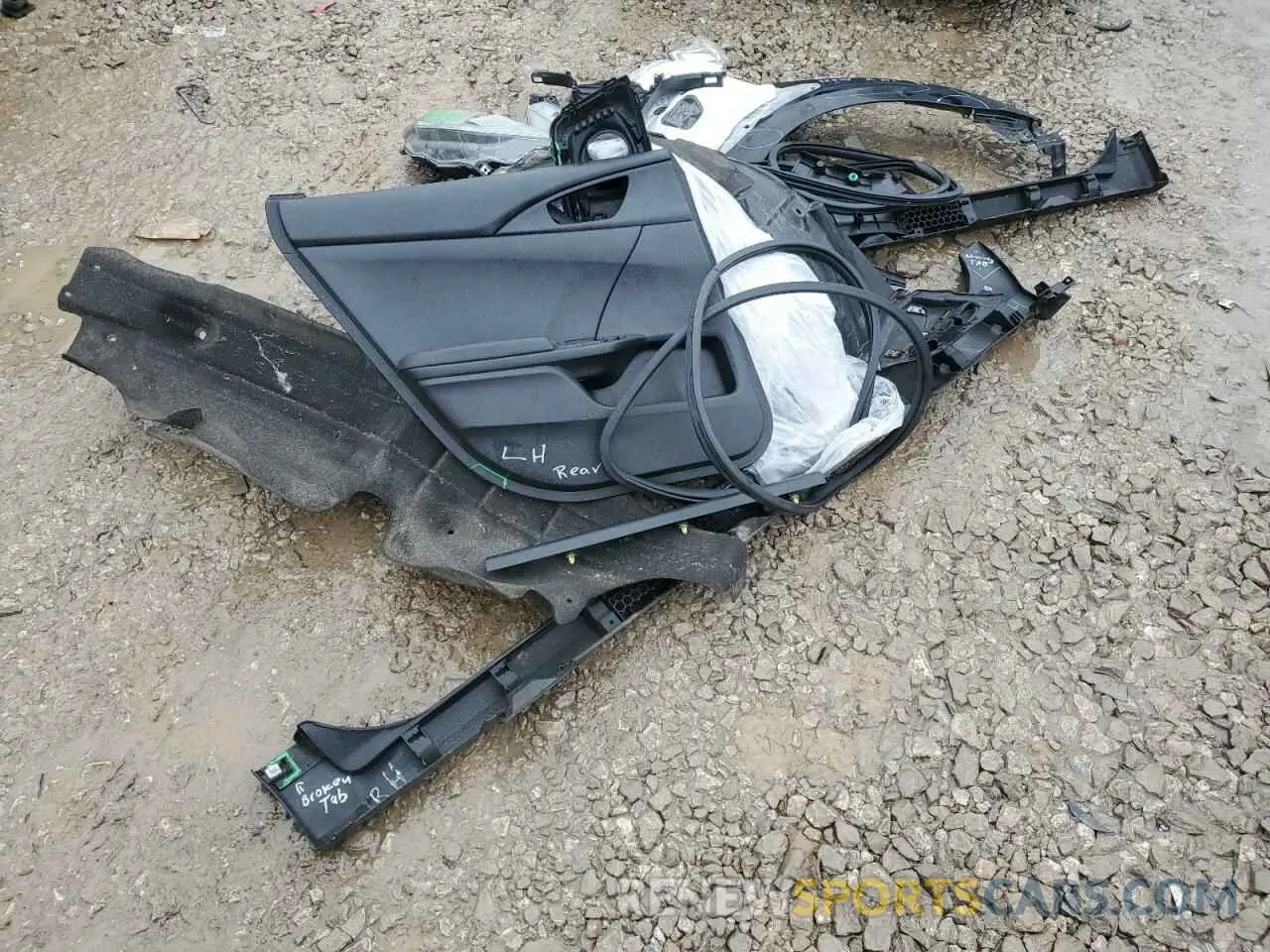 12 fotografías del automóvil dañado 2HGFC2F83KH550562 HONDA CIVIC 2019