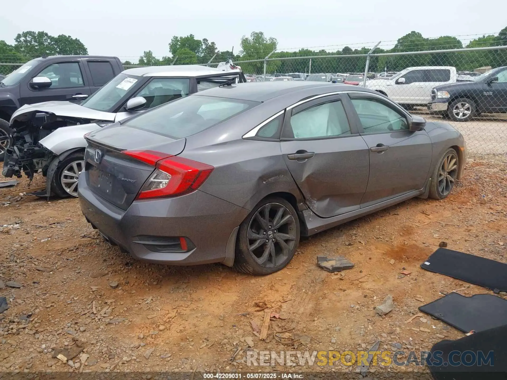 4 fotografías del automóvil dañado 2HGFC2F83KH562064 HONDA CIVIC 2019