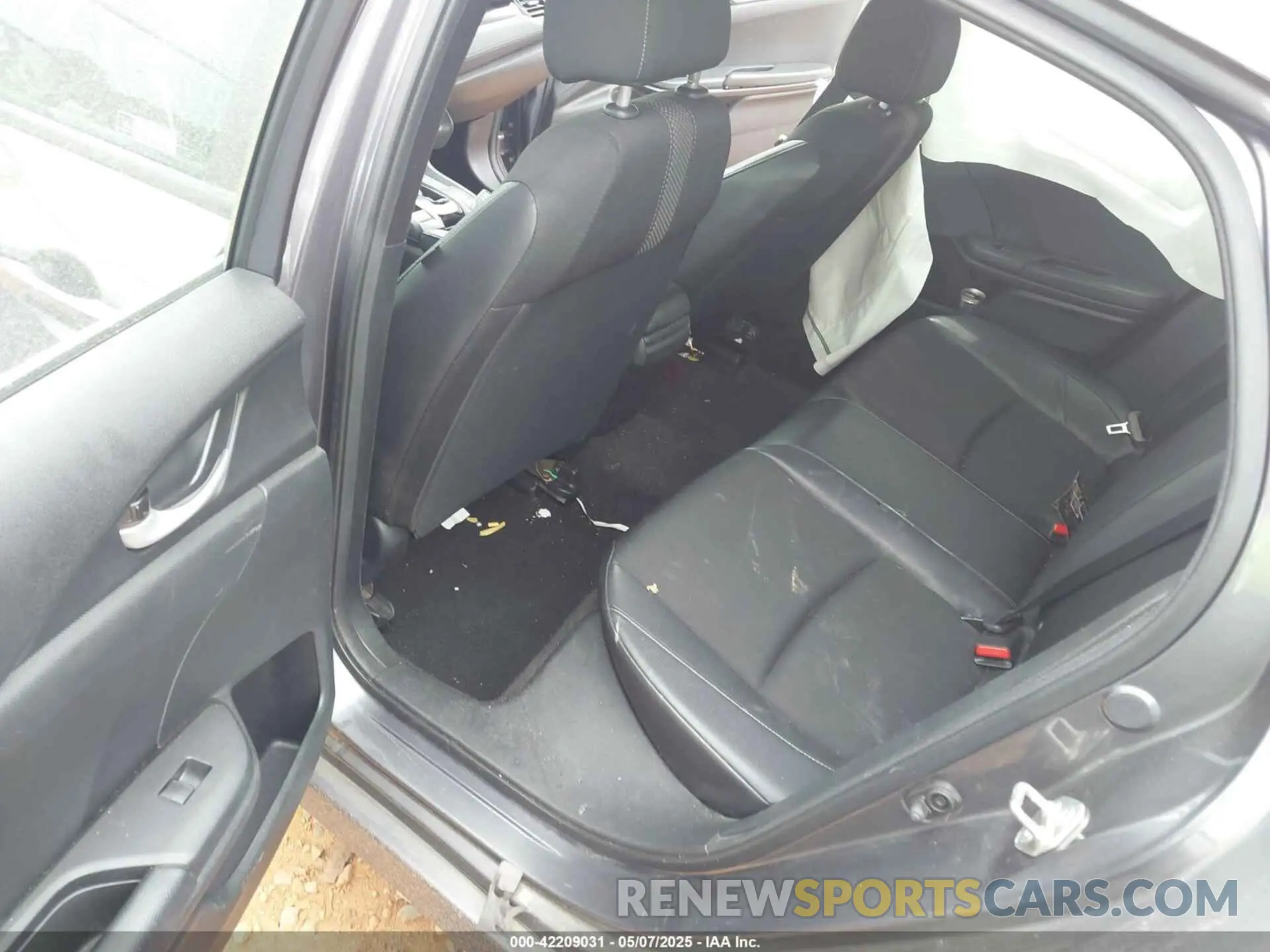 8 fotografías del automóvil dañado 2HGFC2F83KH562064 HONDA CIVIC 2019