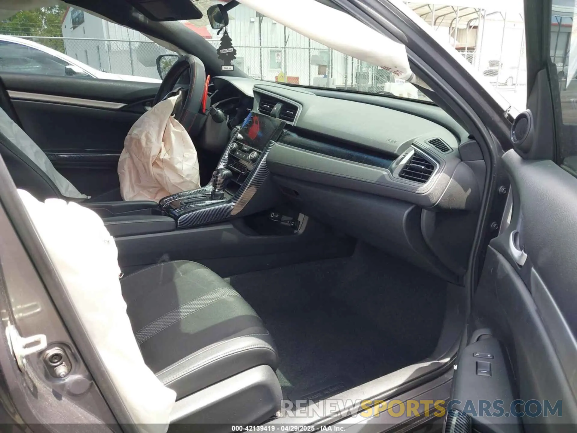 5 fotografías del automóvil dañado 2HGFC2F83KH590804 HONDA CIVIC 2019