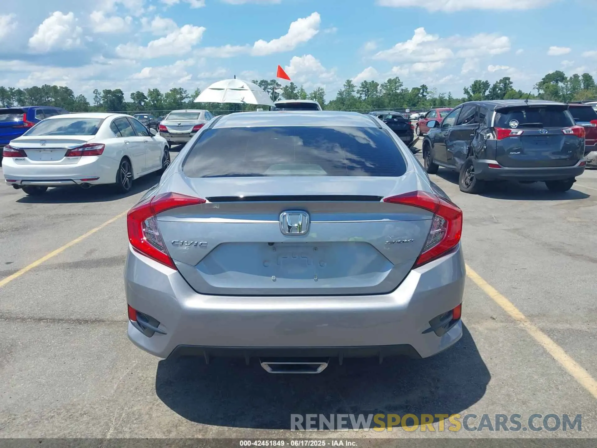 17 fotografías del automóvil dañado 2HGFC2F83KH598630 HONDA CIVIC 2019
