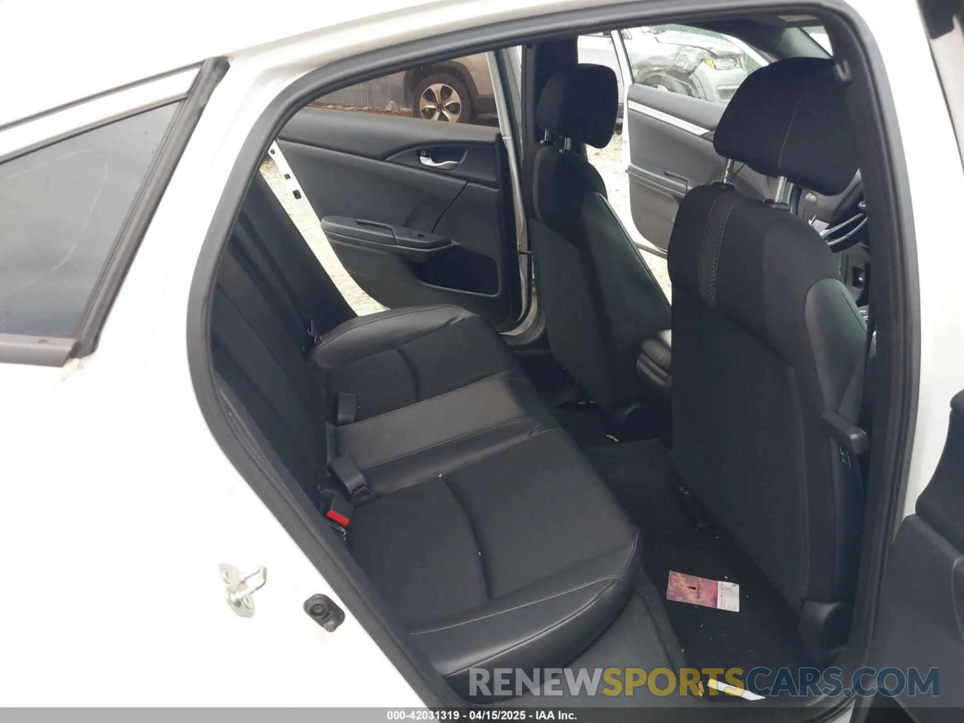 8 fotografías del automóvil dañado 2HGFC2F84KH516730 HONDA CIVIC 2019