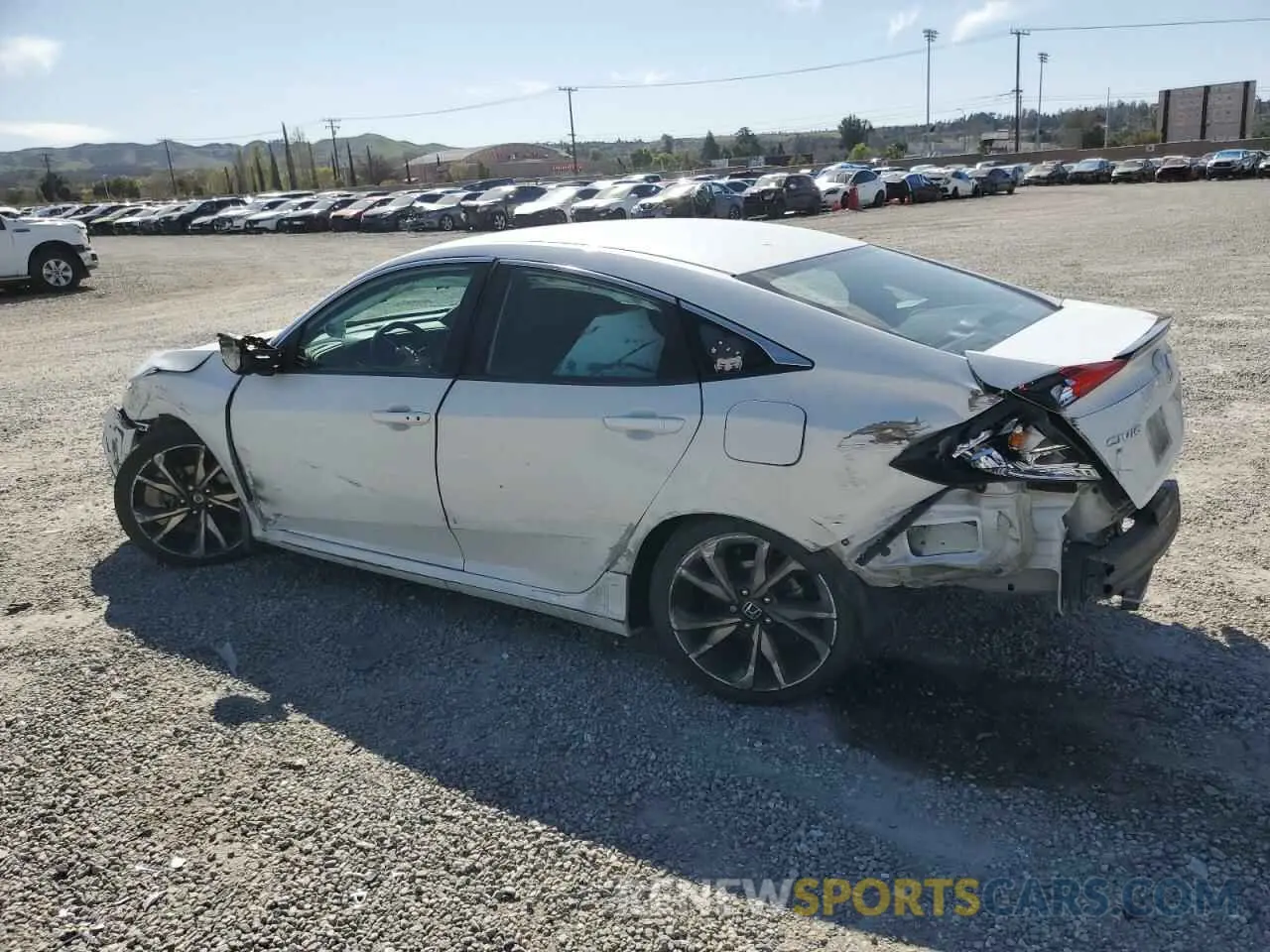 2 fotografías del automóvil dañado 2HGFC2F84KH594151 HONDA CIVIC 2019