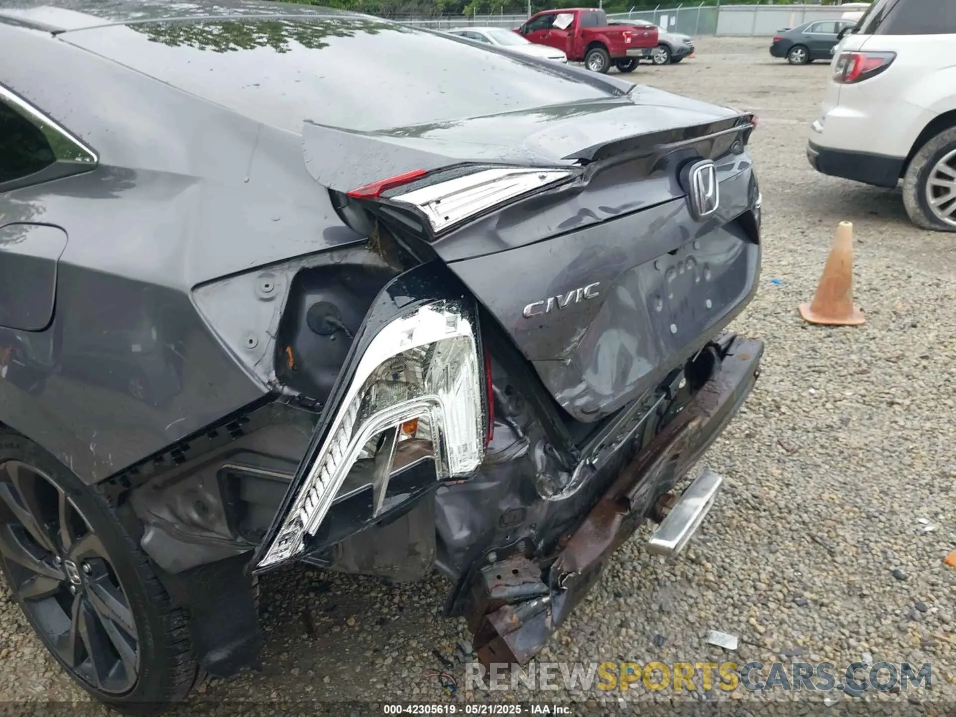 17 fotografías del automóvil dañado 2HGFC2F86KH517880 HONDA CIVIC 2019