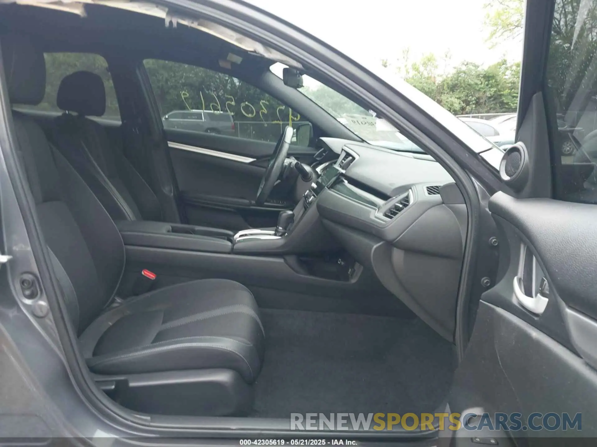 5 fotografías del automóvil dañado 2HGFC2F86KH517880 HONDA CIVIC 2019