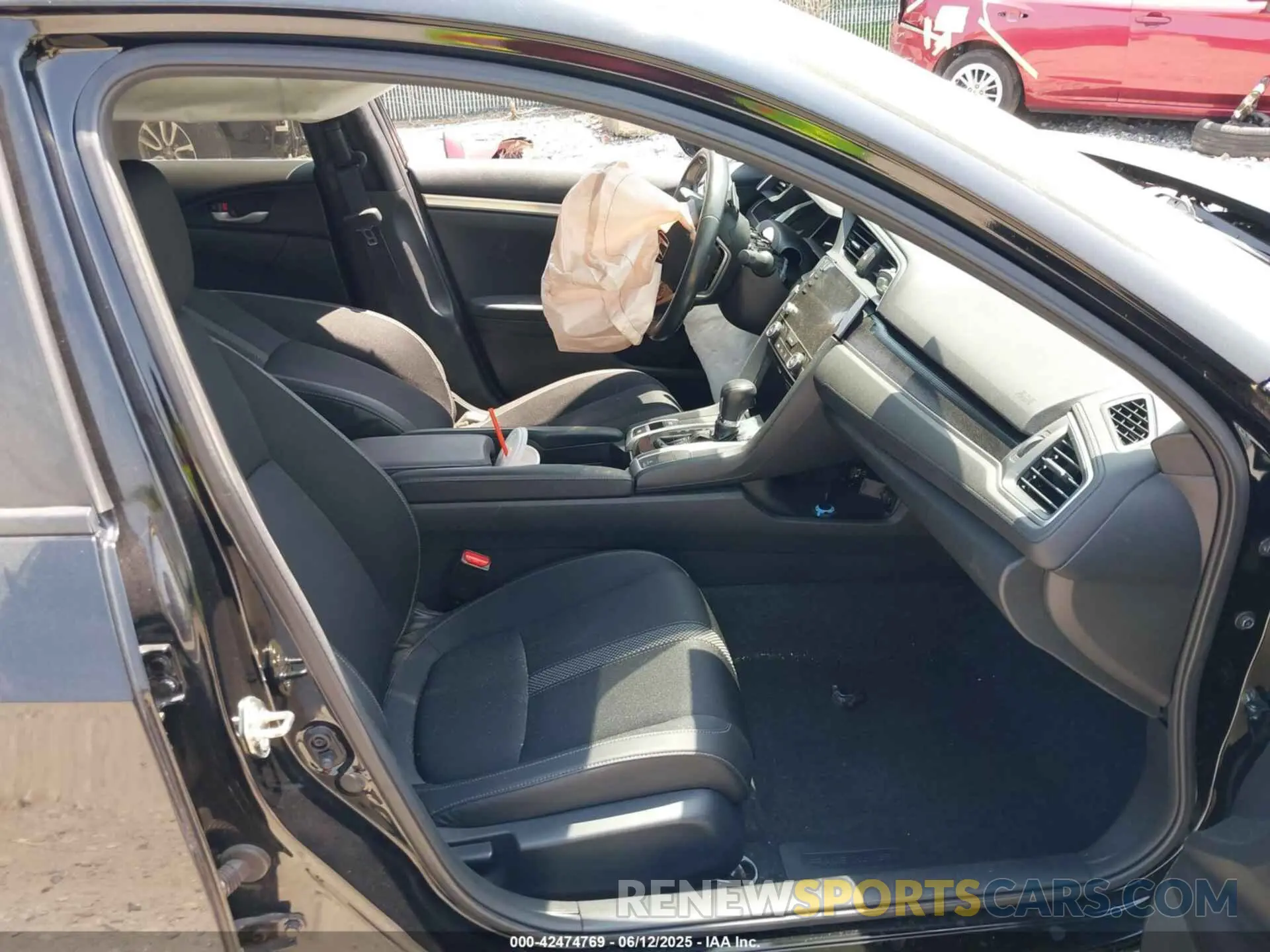 5 fotografías del automóvil dañado 2HGFC2F86KH590487 HONDA CIVIC 2019