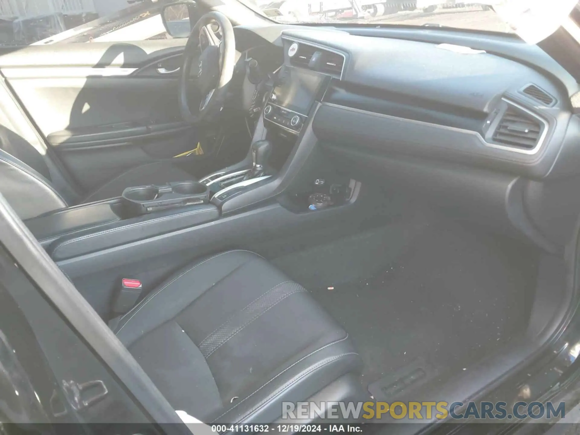 5 fotografías del automóvil dañado 2HGFC2F88KH557474 HONDA CIVIC 2019