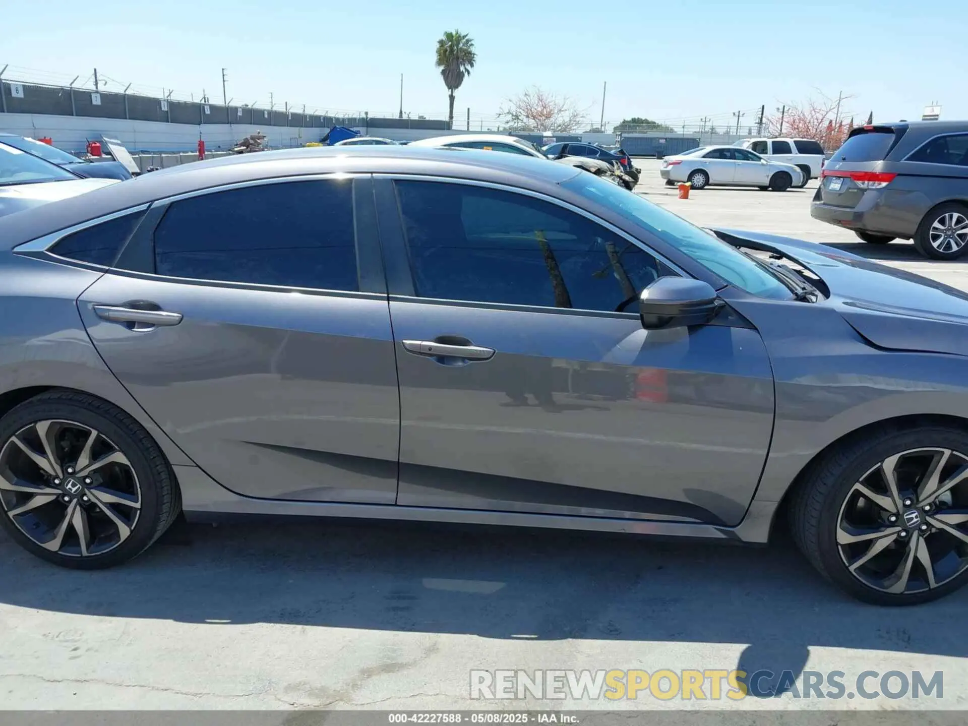 13 fotografías del automóvil dañado 2HGFC2F89KH503942 HONDA CIVIC 2019