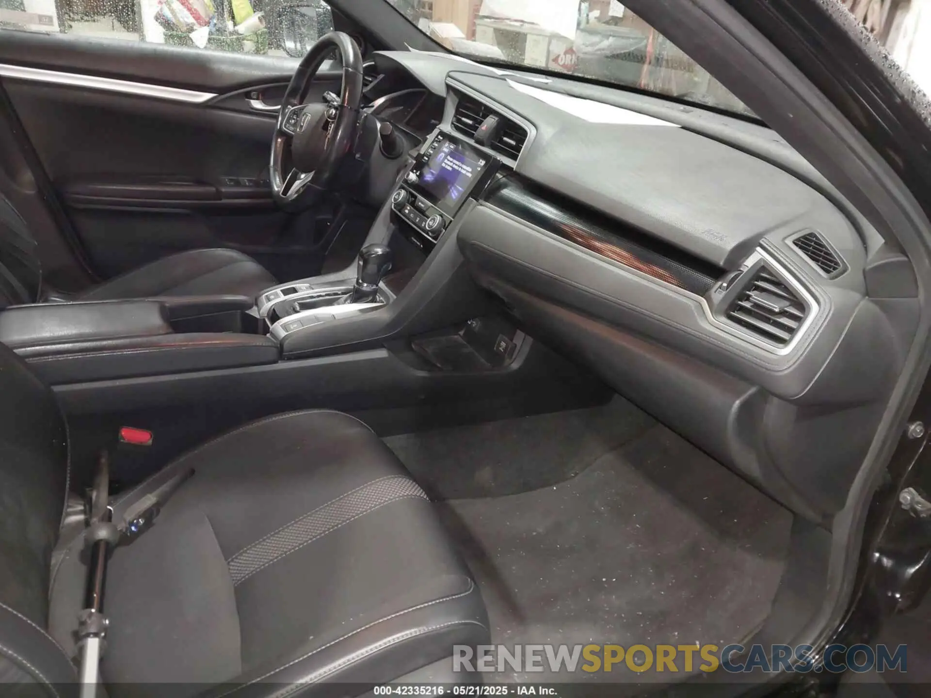 5 fotografías del automóvil dañado 2HGFC2F89KH557466 HONDA CIVIC 2019