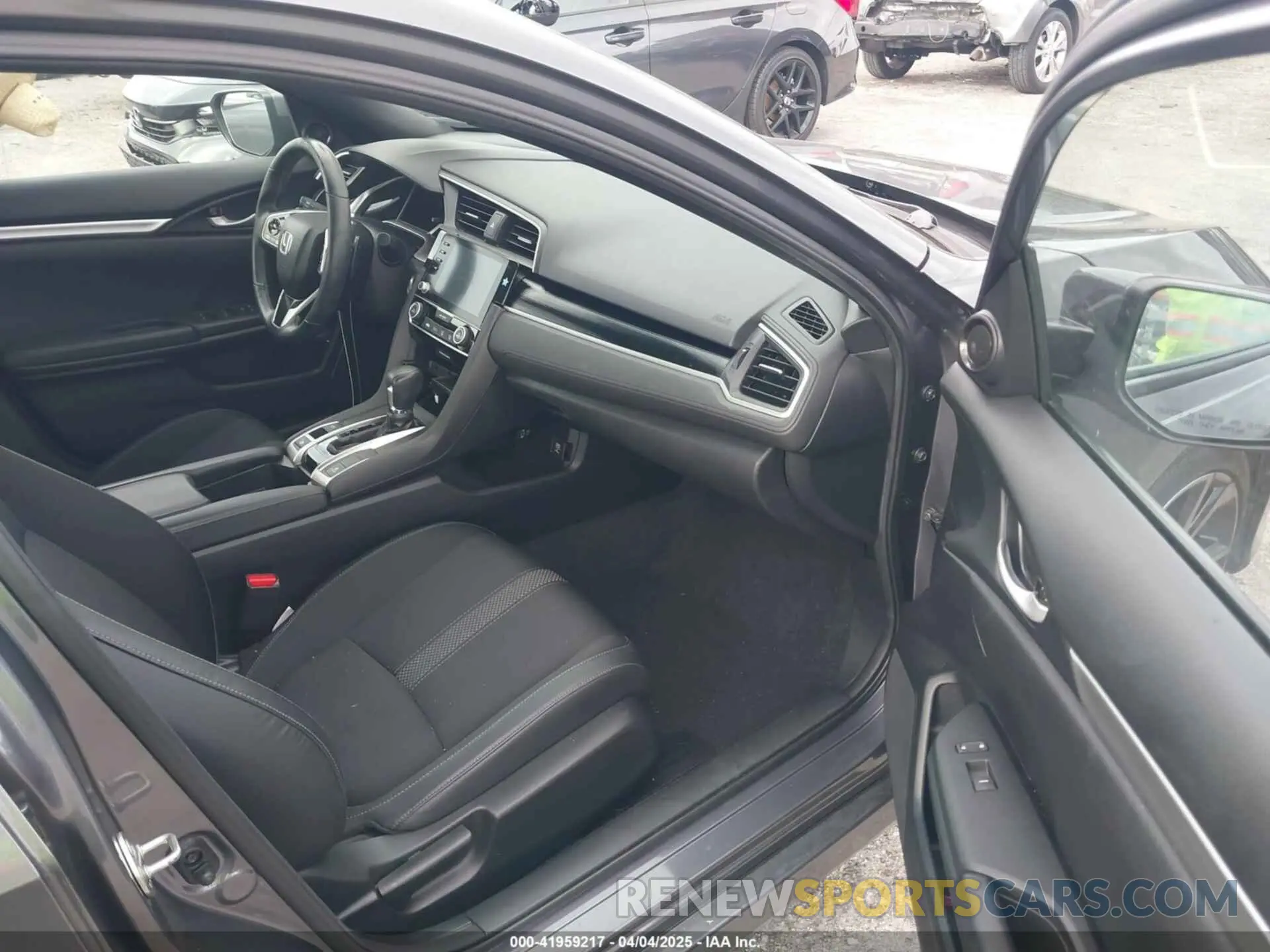 5 fotografías del automóvil dañado 2HGFC2F89KH563333 HONDA CIVIC 2019
