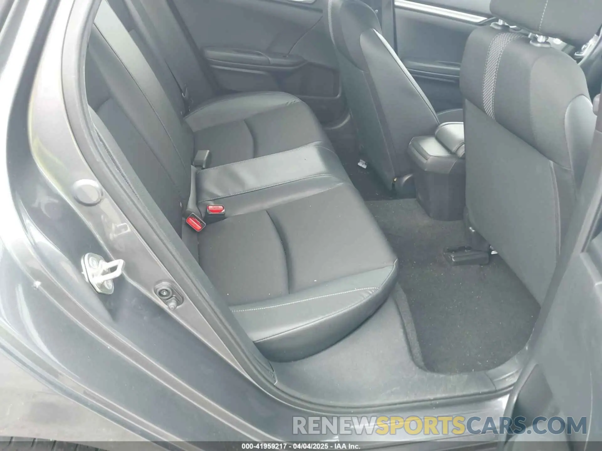 8 fotografías del automóvil dañado 2HGFC2F89KH563333 HONDA CIVIC 2019